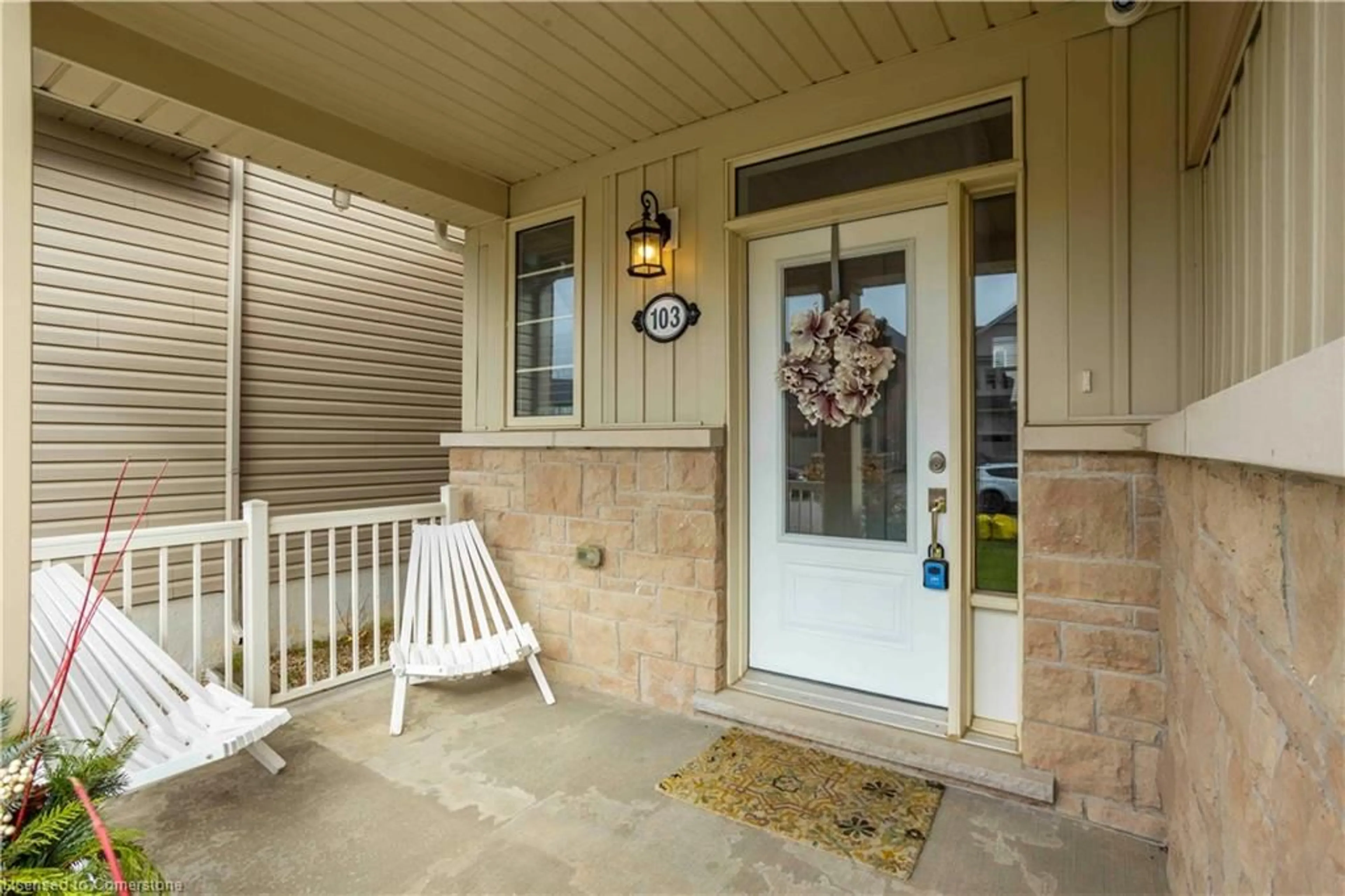 Indoor entryway, wood floors for 103 Kay Crescent Cres, Ferguslea Ontario N1M 3H6