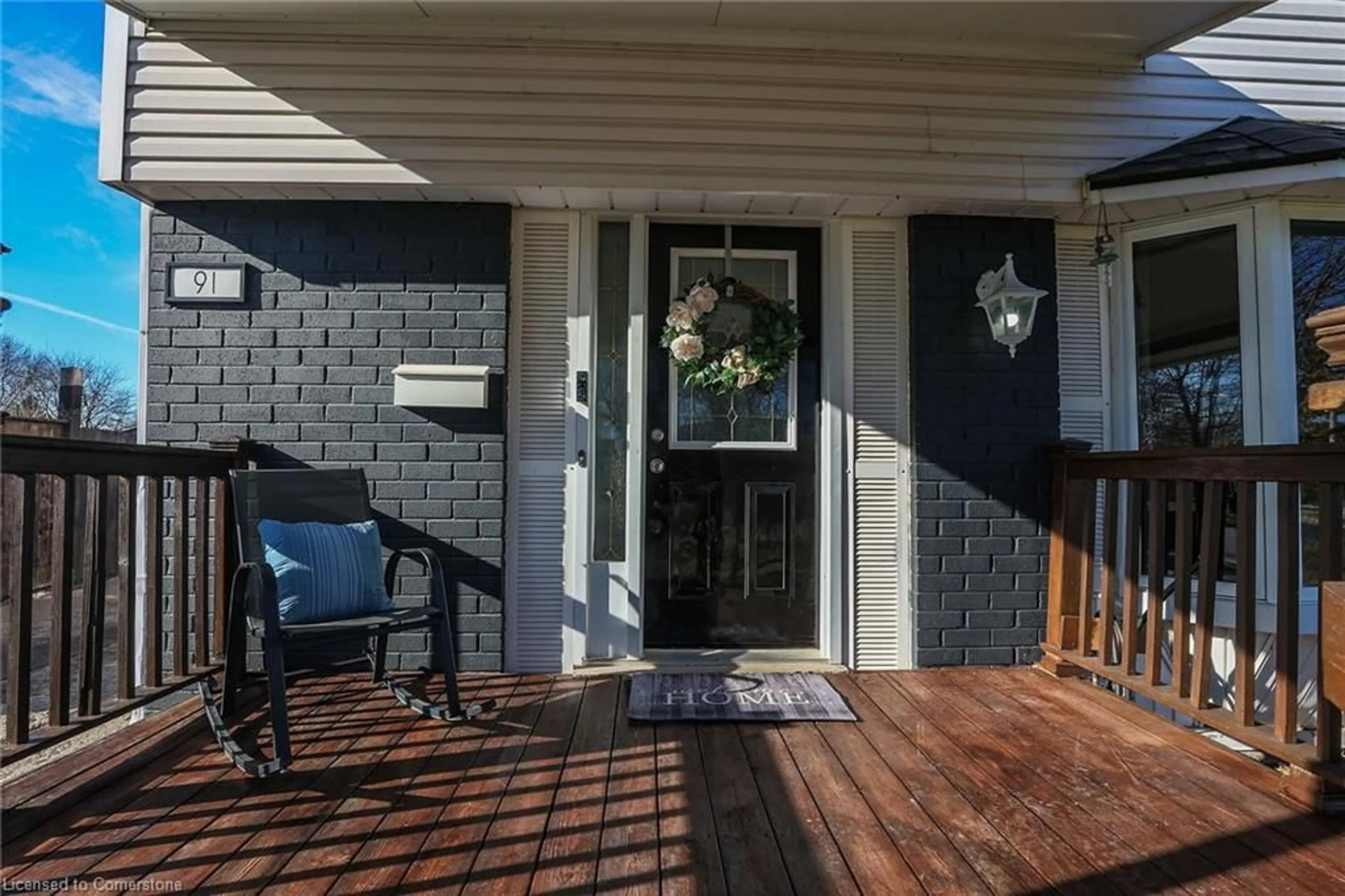 Indoor entryway, wood floors for 91 Leaside Dr, Welland Ontario L3C 6B3