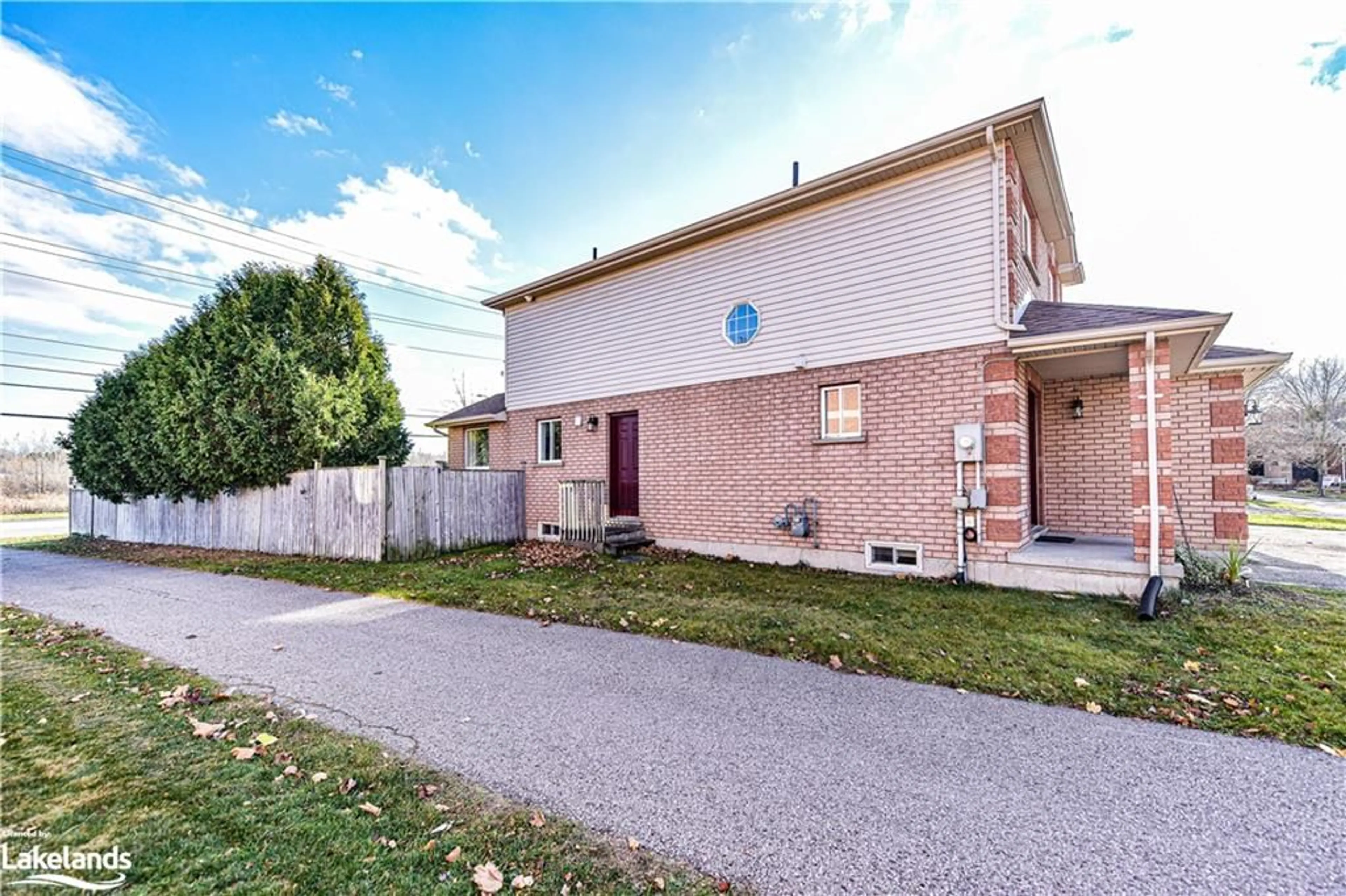 A pic from exterior of the house or condo, the fenced backyard for 89 Julia Cres, Orillia Ontario L3V 7X4