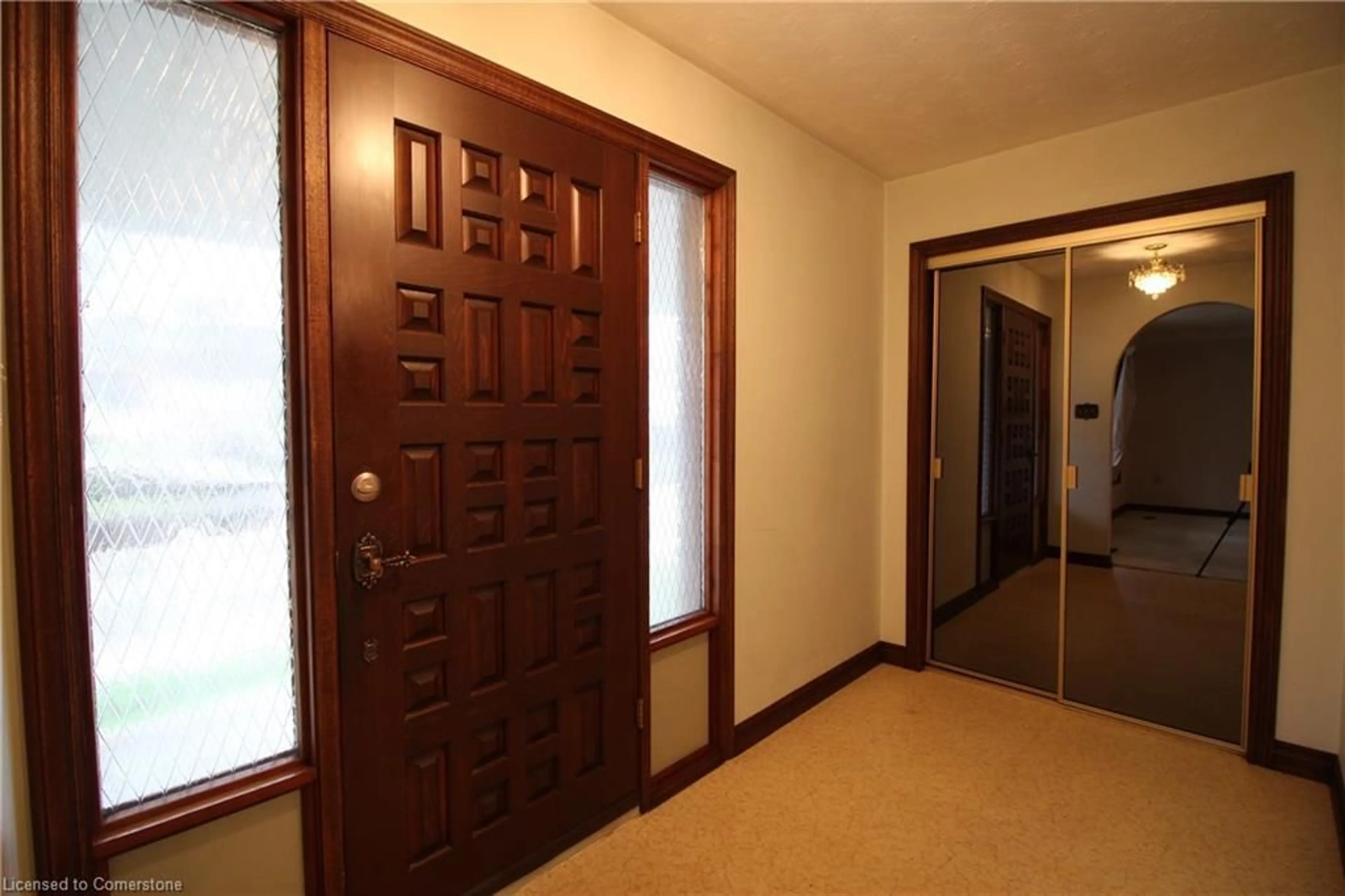 Indoor foyer, wood floors for 73 Glenmount Ave, Hamilton Ontario L8S 2L3