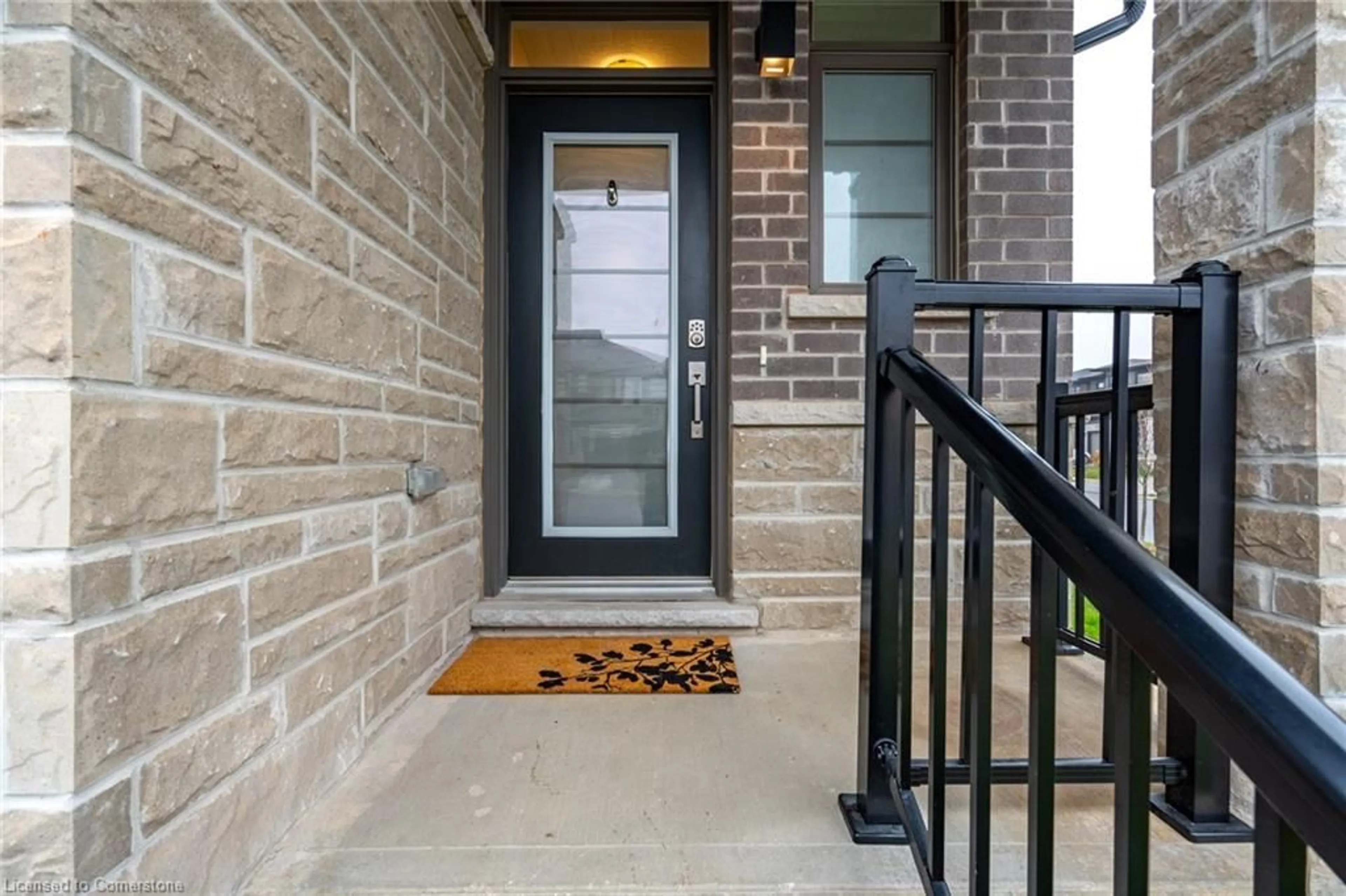 Indoor entryway, cement floor for 4012 Crown St, Beamsville Ontario L3J 0S3