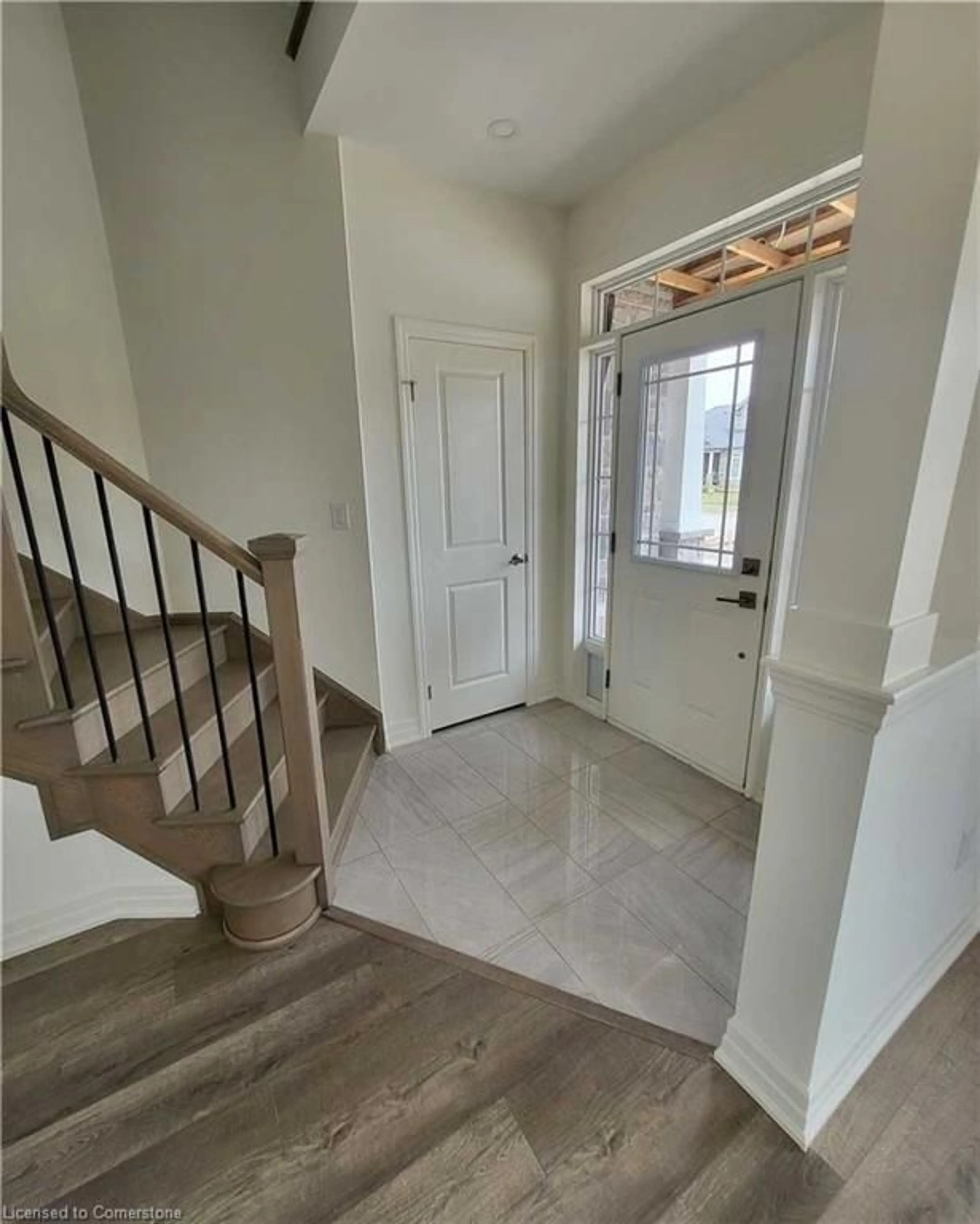 Indoor entryway, cement floor for 1171 Green Acres Dr, Fort Erie Ontario L2A 0C9