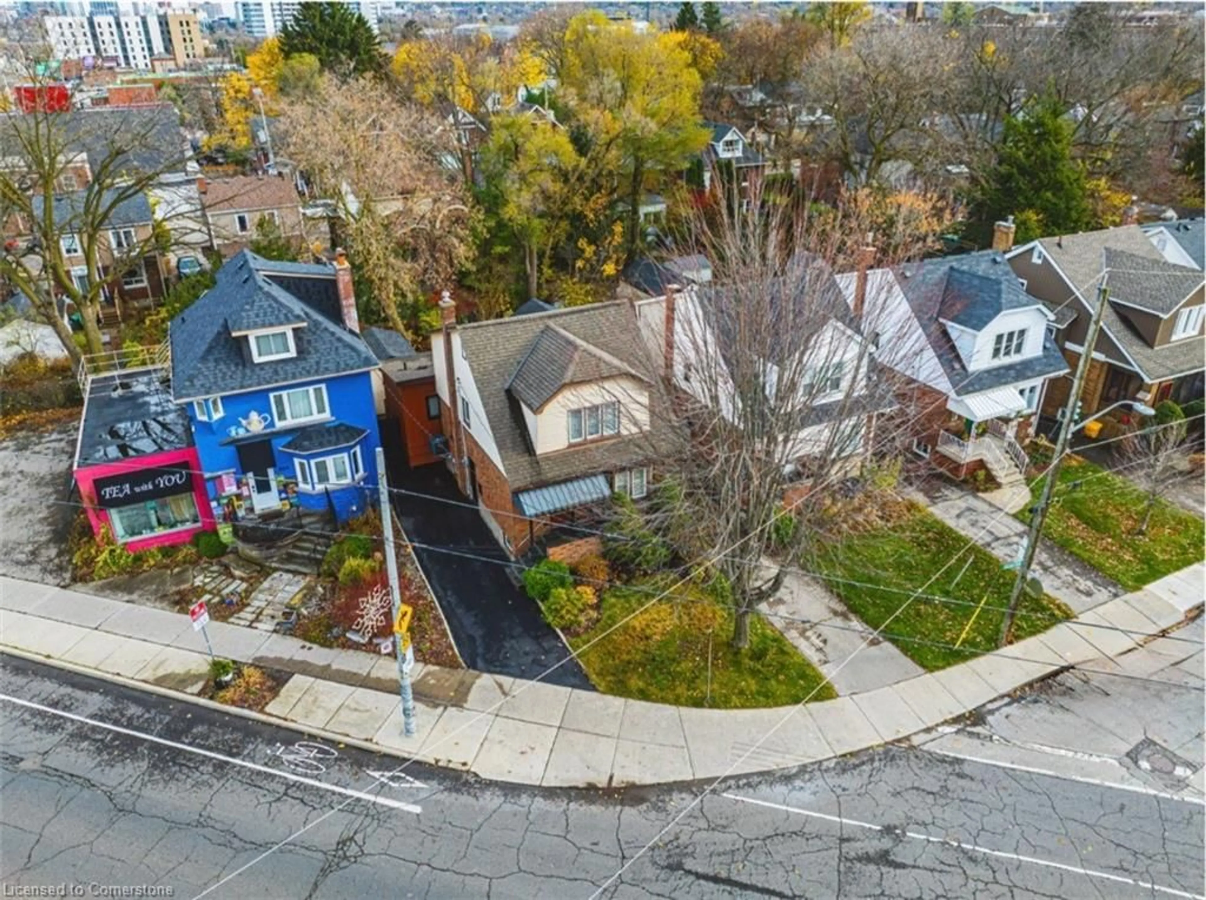 Frontside or backside of a home, the street view for 1 South Oval, Hamilton Ontario L8S 1P7