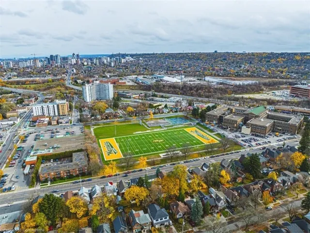 Additional property image - 1 South Oval
