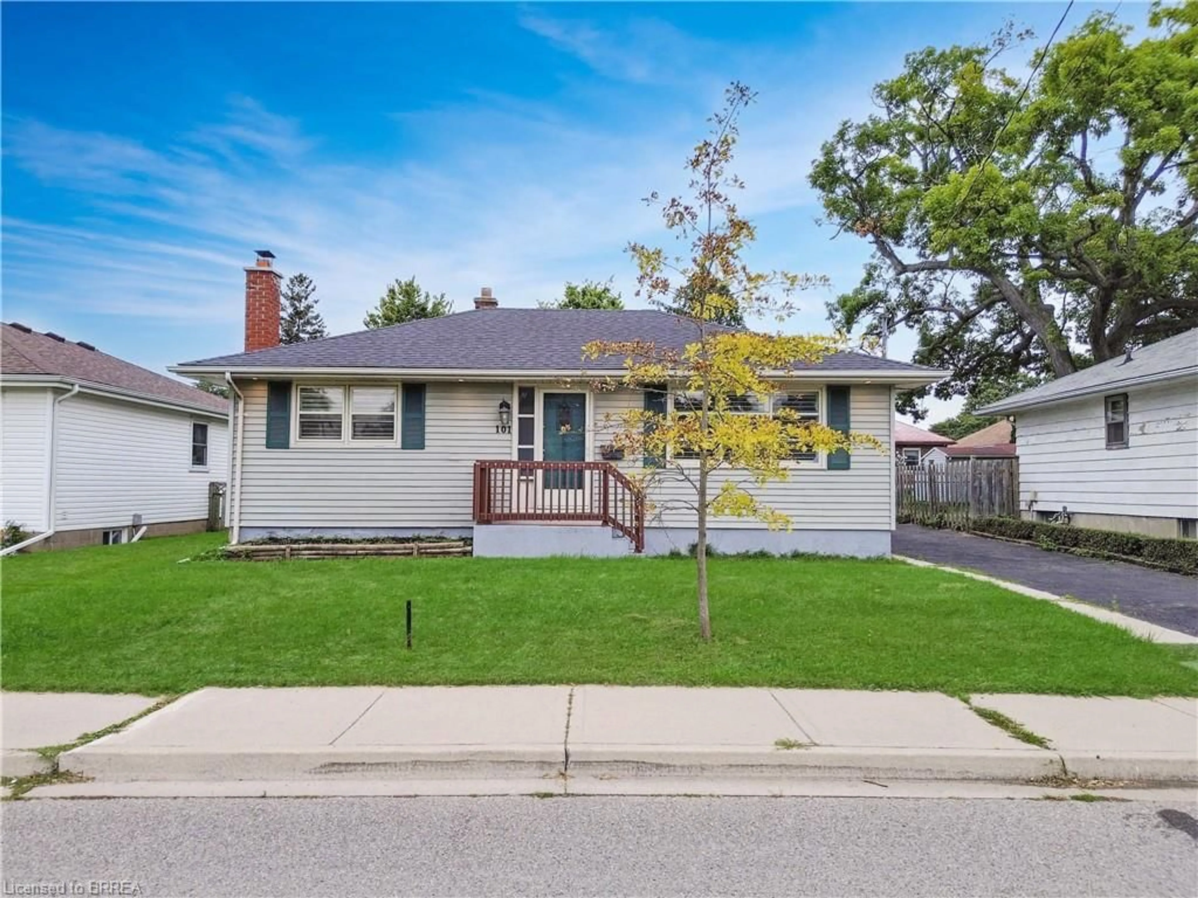 Frontside or backside of a home, cottage for 101 Ninth Ave, Brantford Ontario N3S 1E6