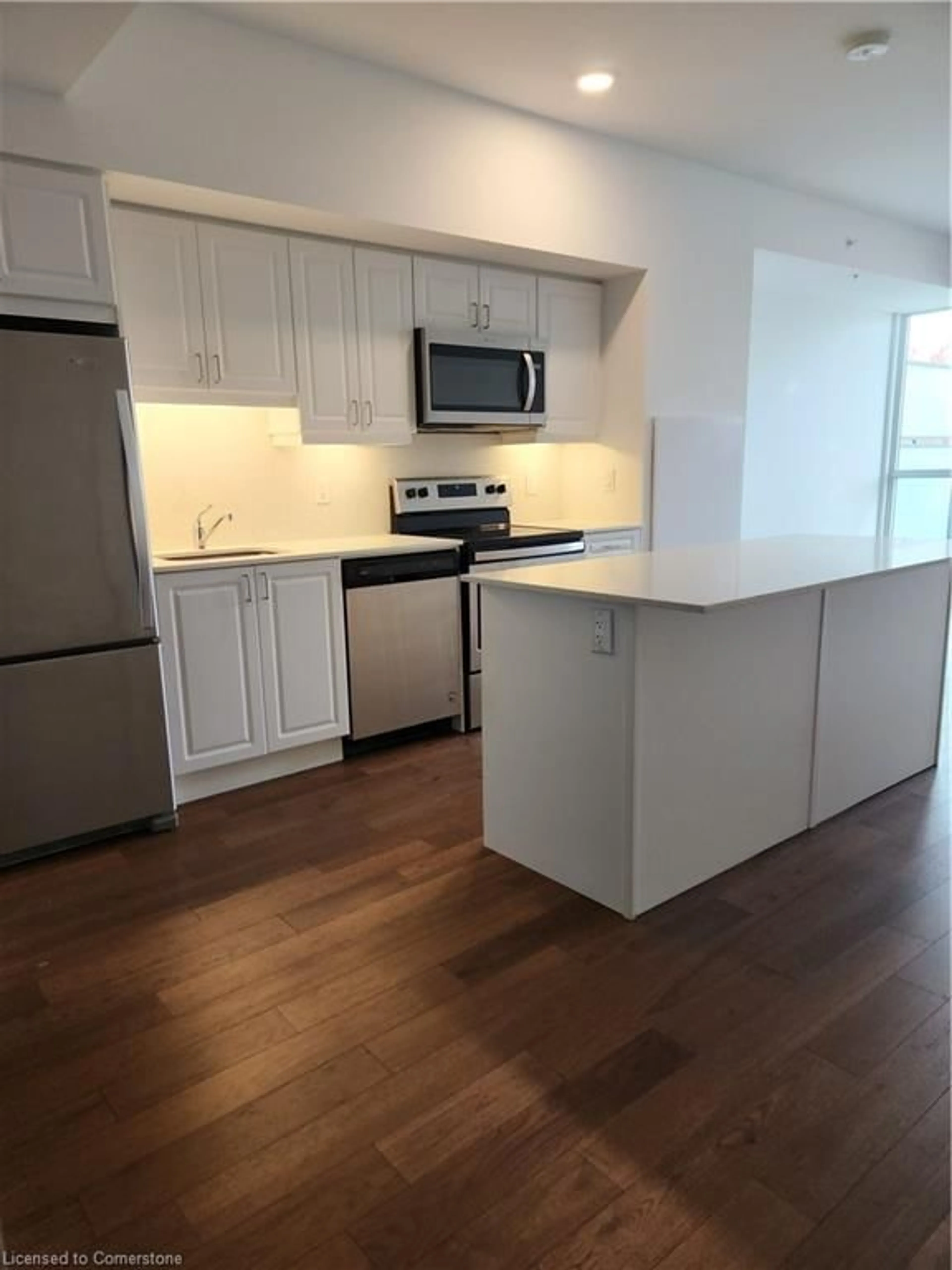 Standard kitchen, wood floors for 7711 Green Vista Gate #319, Niagara Falls Ontario L2G 0Y9