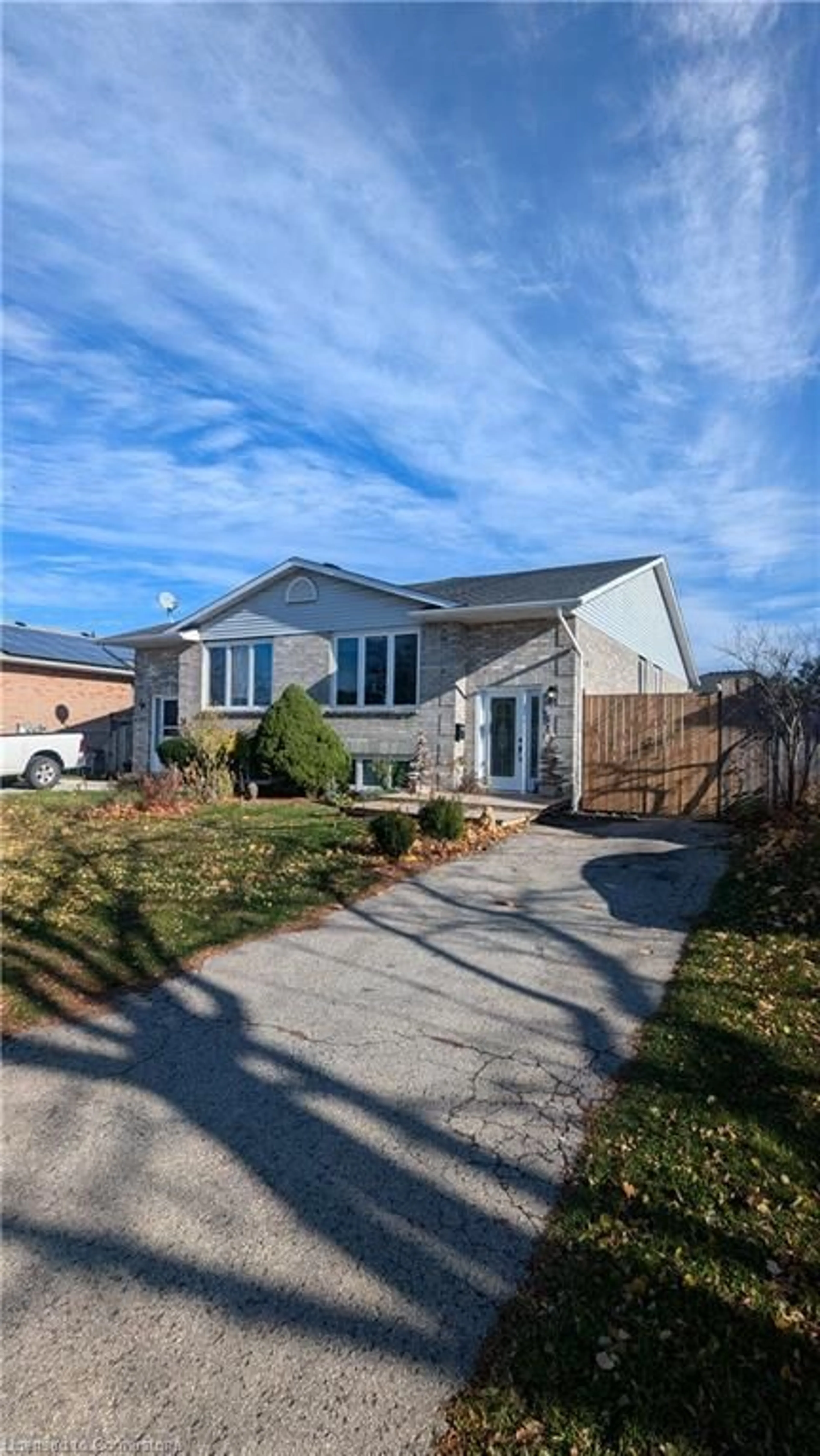 Frontside or backside of a home, the fenced backyard for 4545 Carriage Rd, Beamsville Ontario L0R 1B5