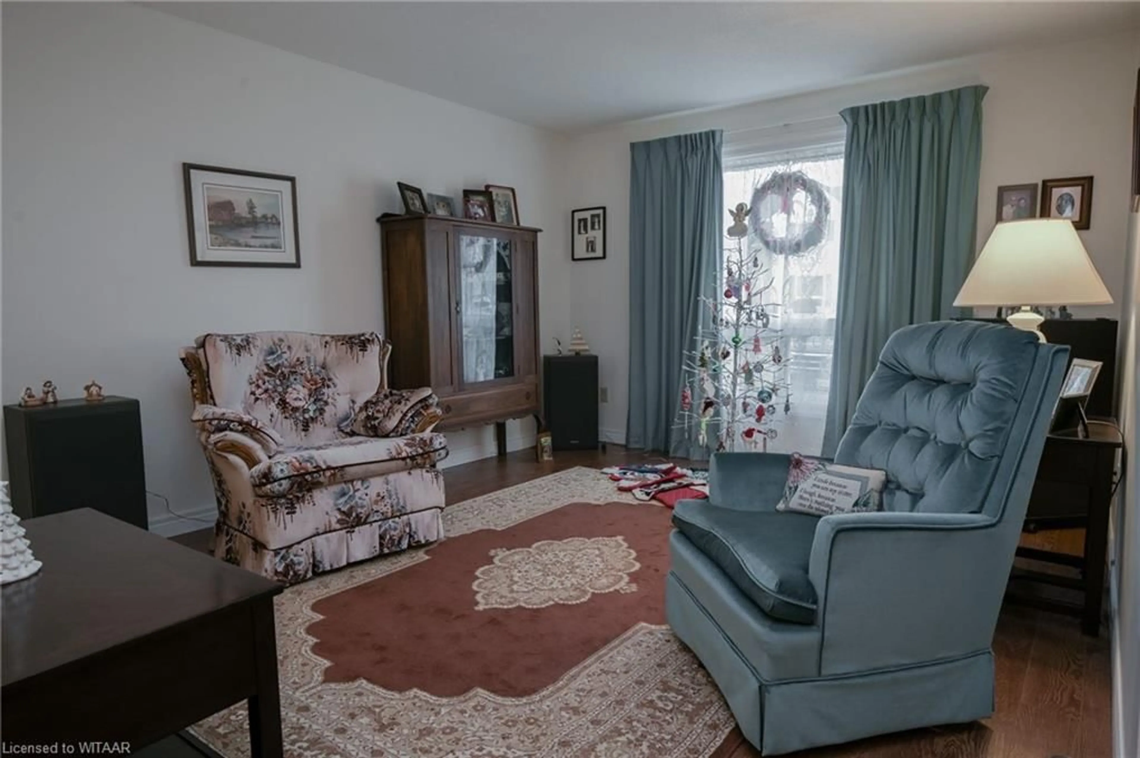 Living room, carpet floors for 380 Quarter Town Line #30, Tillsonburg Ontario N4G 5L5
