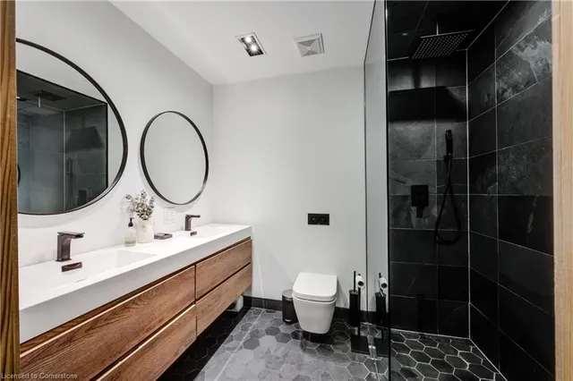 Additional property image - 380 Parkside Dr