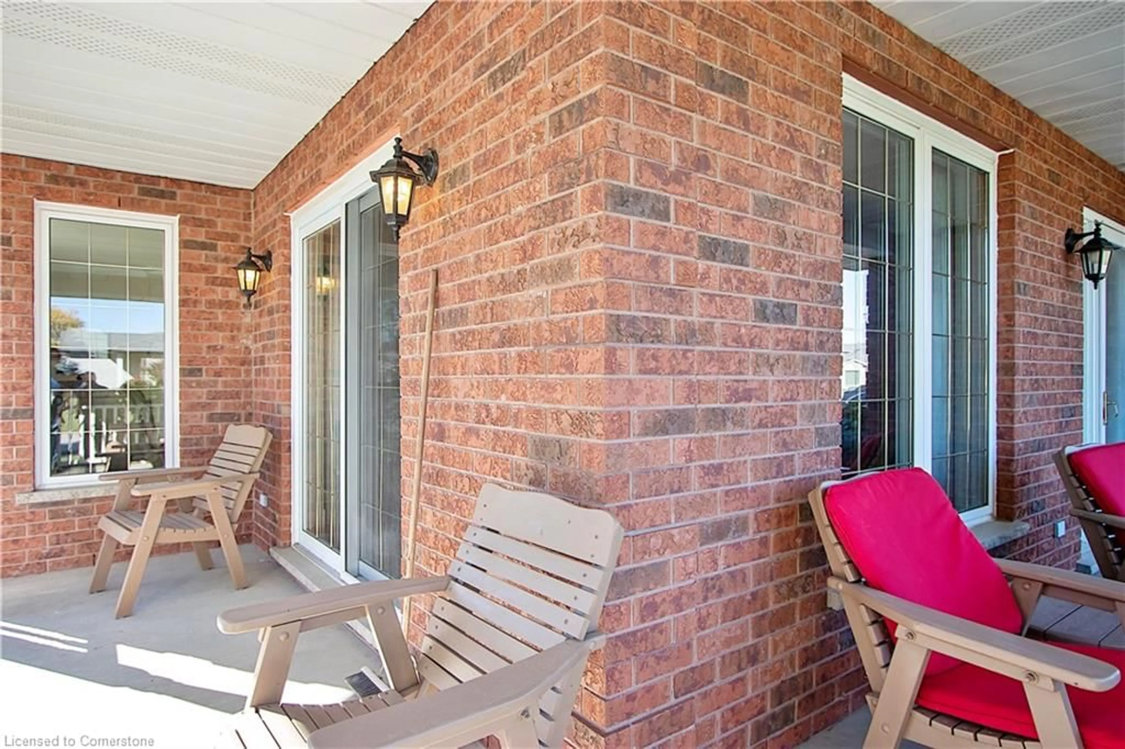 Patio, cottage for 230 Frederick Crt, Tavistock Ontario N0B 2R0