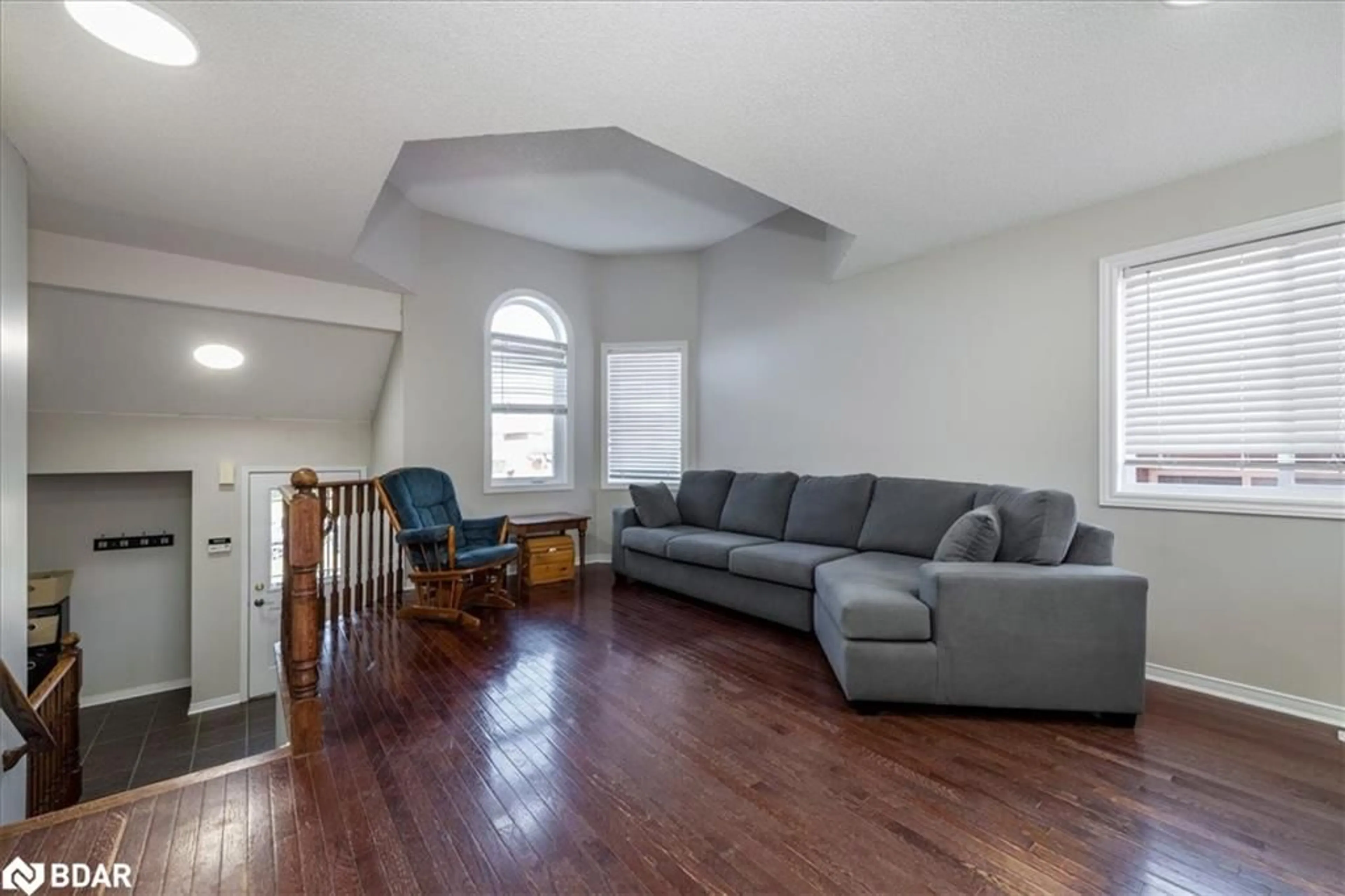 Living room, wood floors for 32 Majesty Blvd, Barrie Ontario L4M 7K3