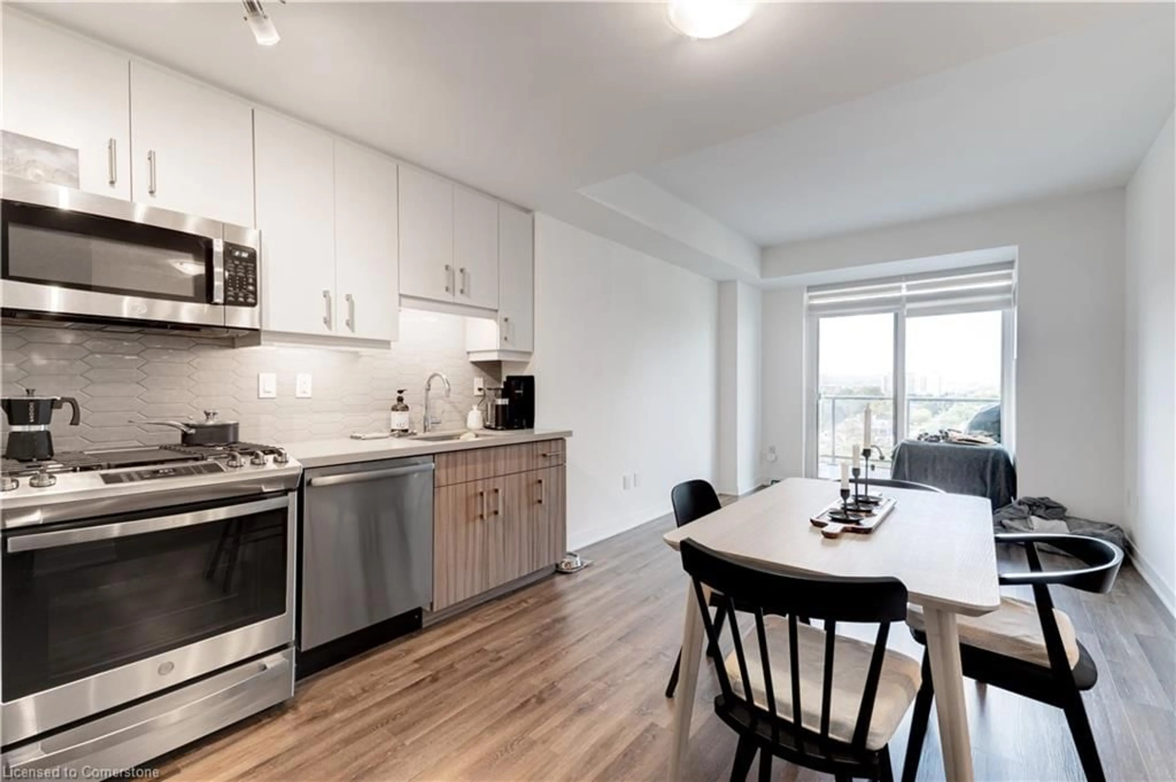 Standard kitchen, wood floors for 2007 James St #908, Burlington Ontario L7R 0G7