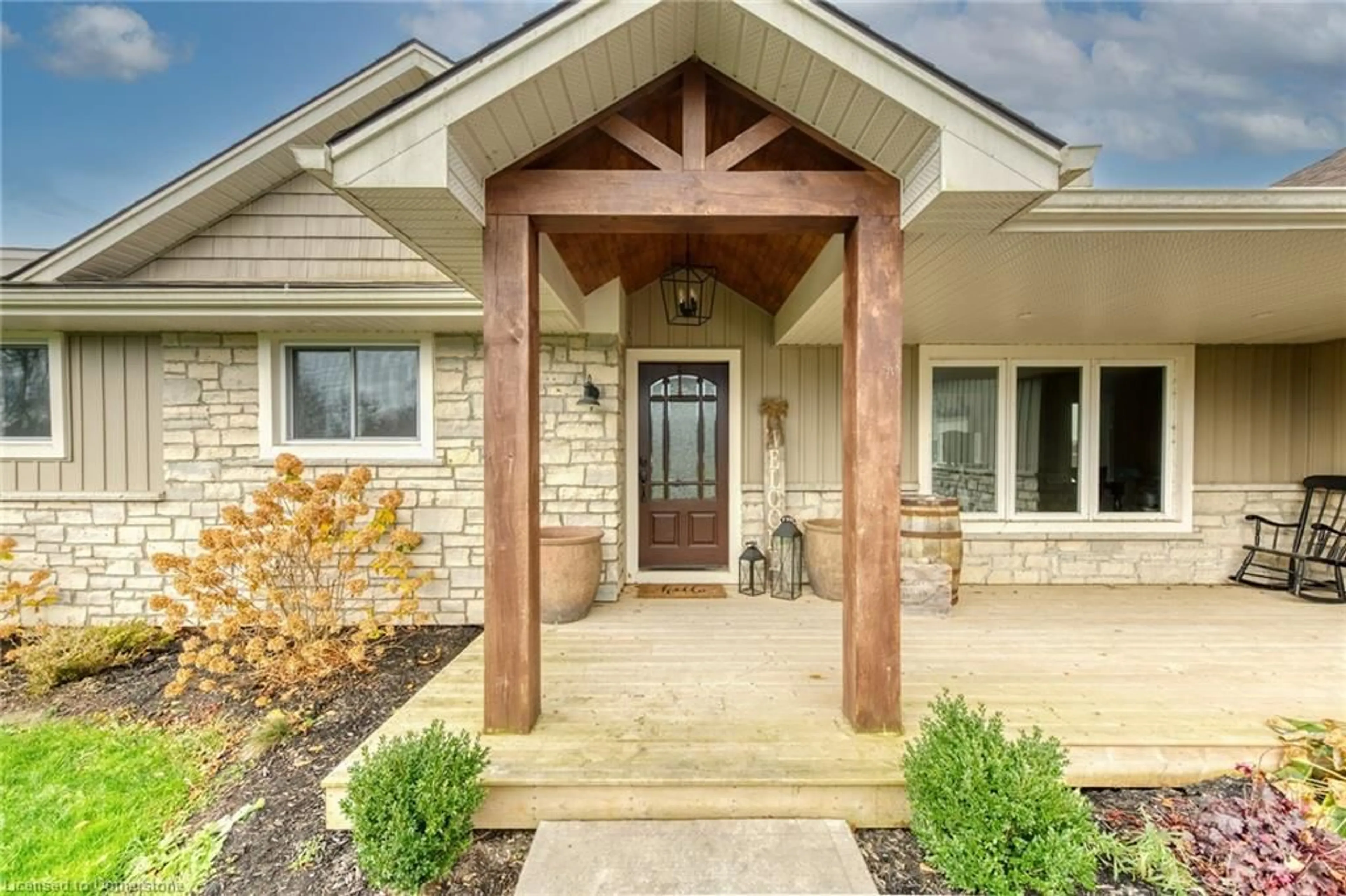 Indoor entryway, wood floors for 1424 Concession 6 Woodhouse, Simcoe Ontario N3Y 4K4