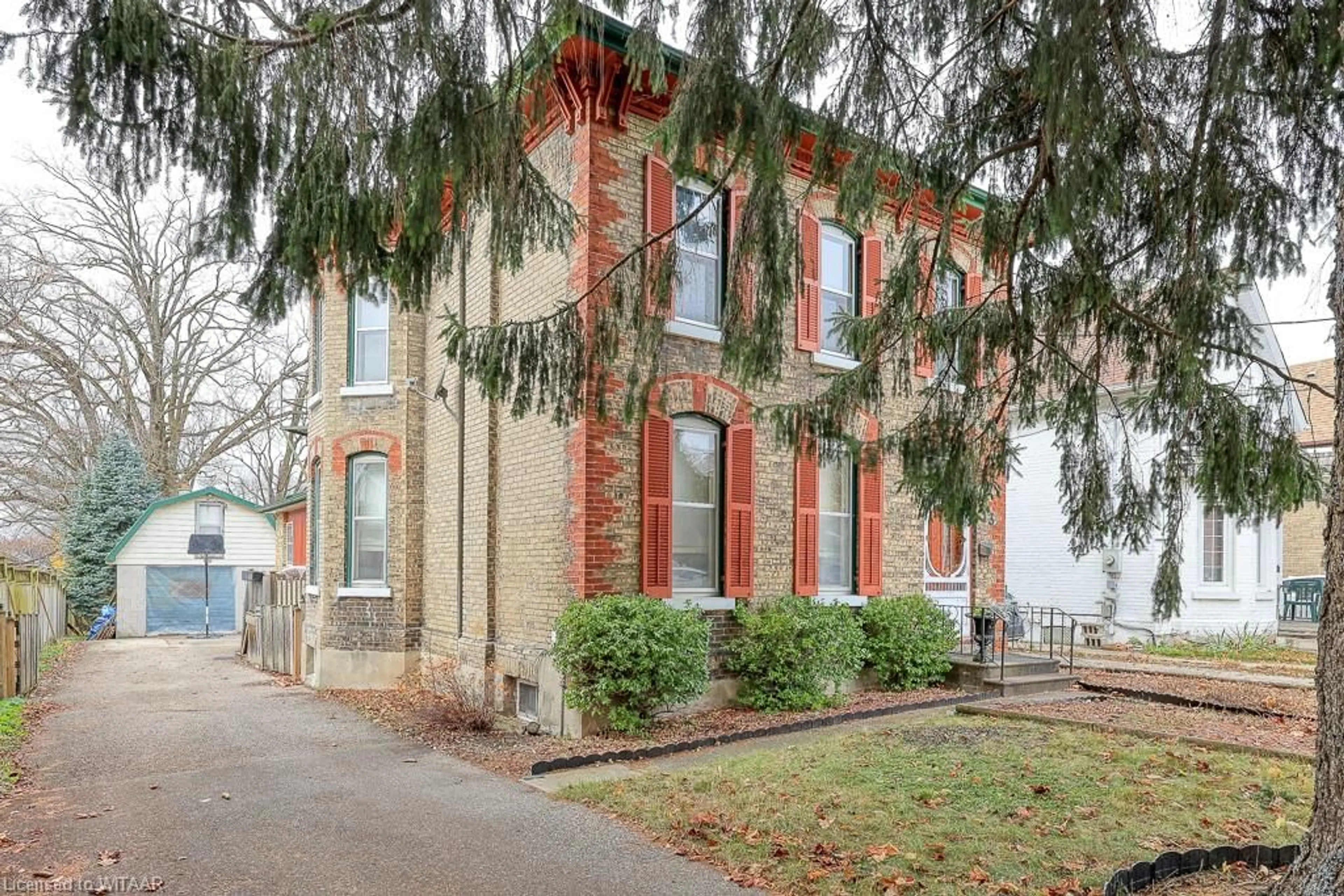 A pic from exterior of the house or condo, the front or back of building for 13 Oxford St, Woodstock Ontario N4S 6A2