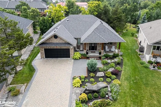 33 South Harbour Dr, Bobcaygeon 2