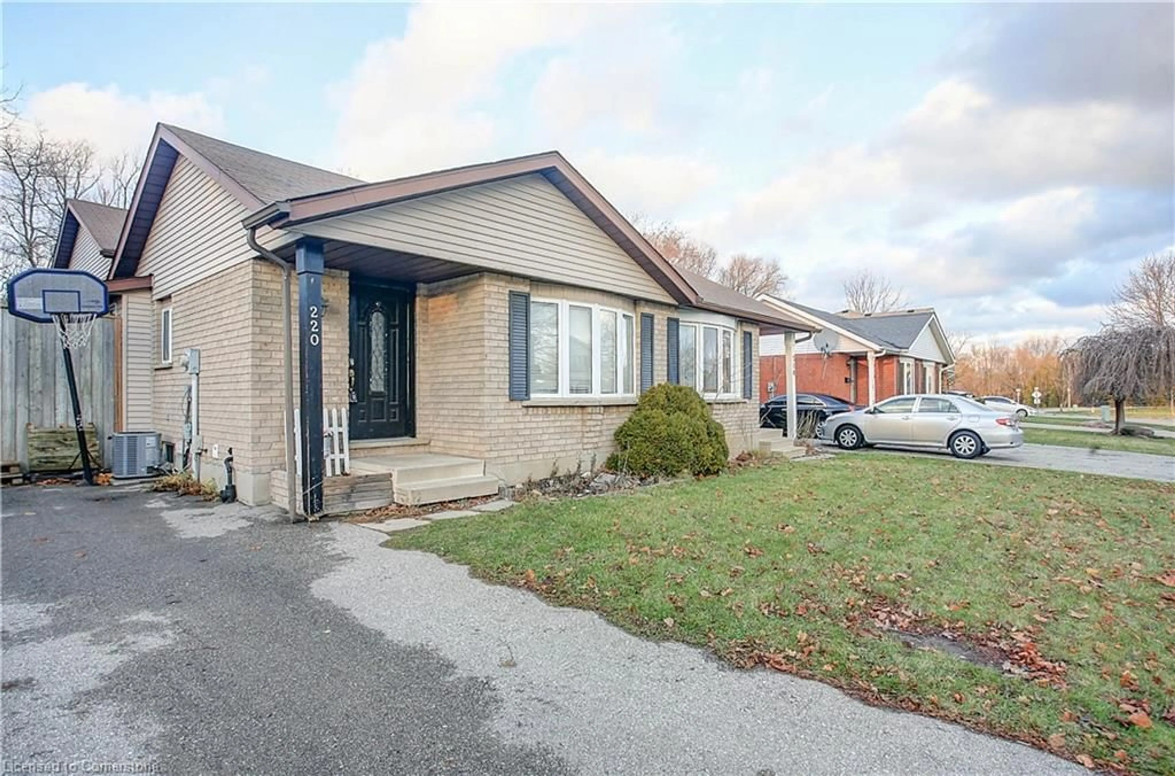 Frontside or backside of a home, the street view for 220 Bankside Dr, Kitchener Ontario N2N 3E5