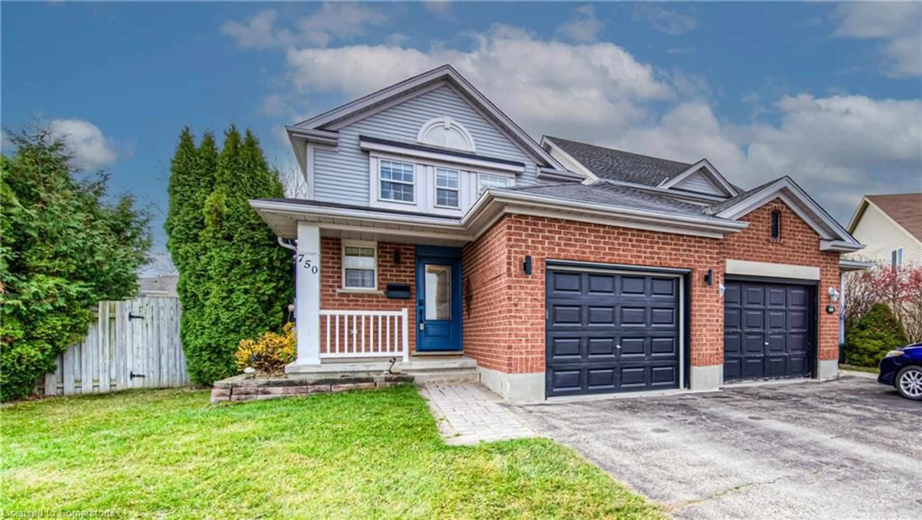 Home with brick exterior material for 750 Fairway Crt, Kitchener Ontario N2A 4B4