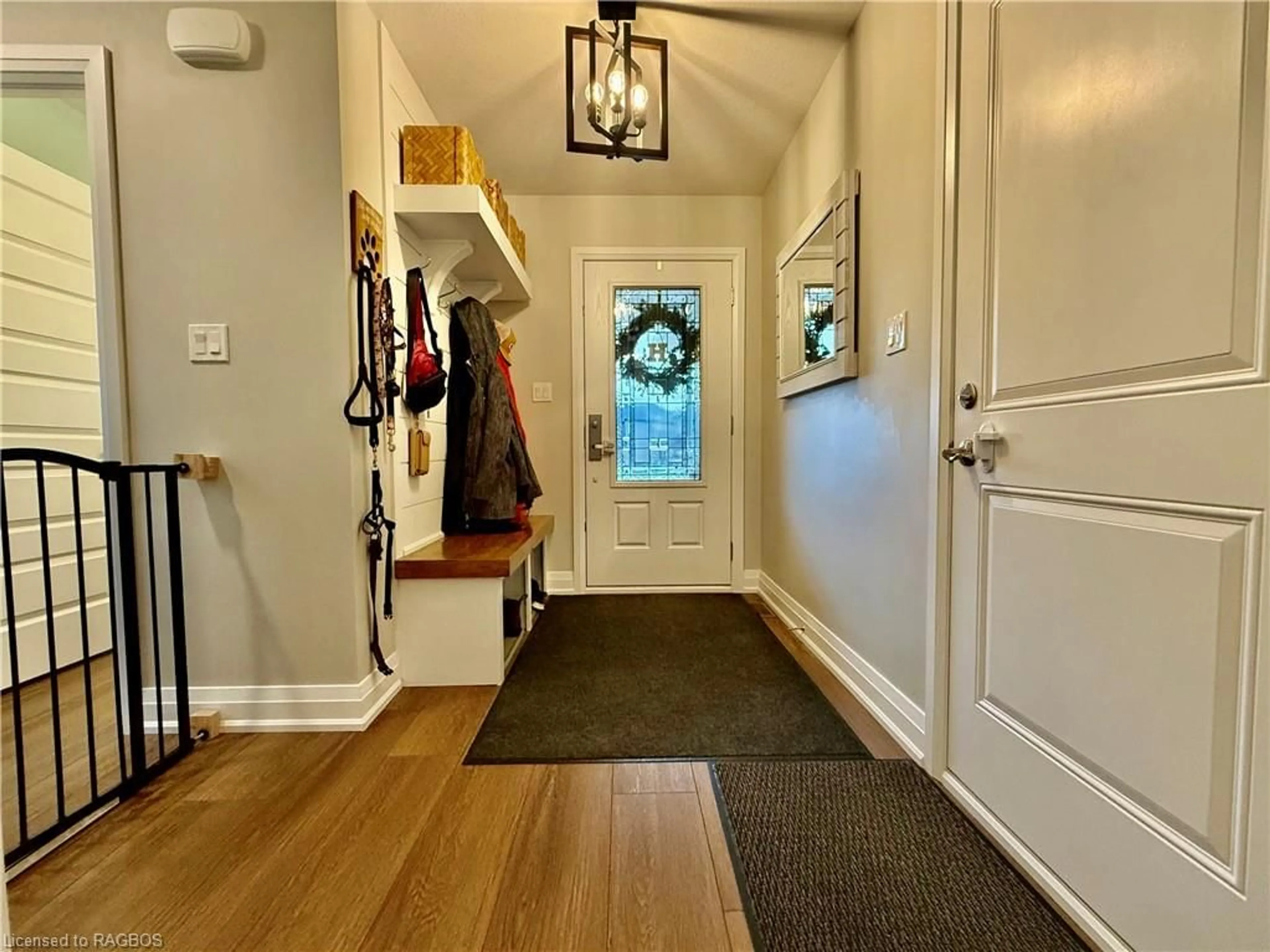 Indoor entryway, wood floors for 124 Second Street, Walkerton Ontario N0G 2V0