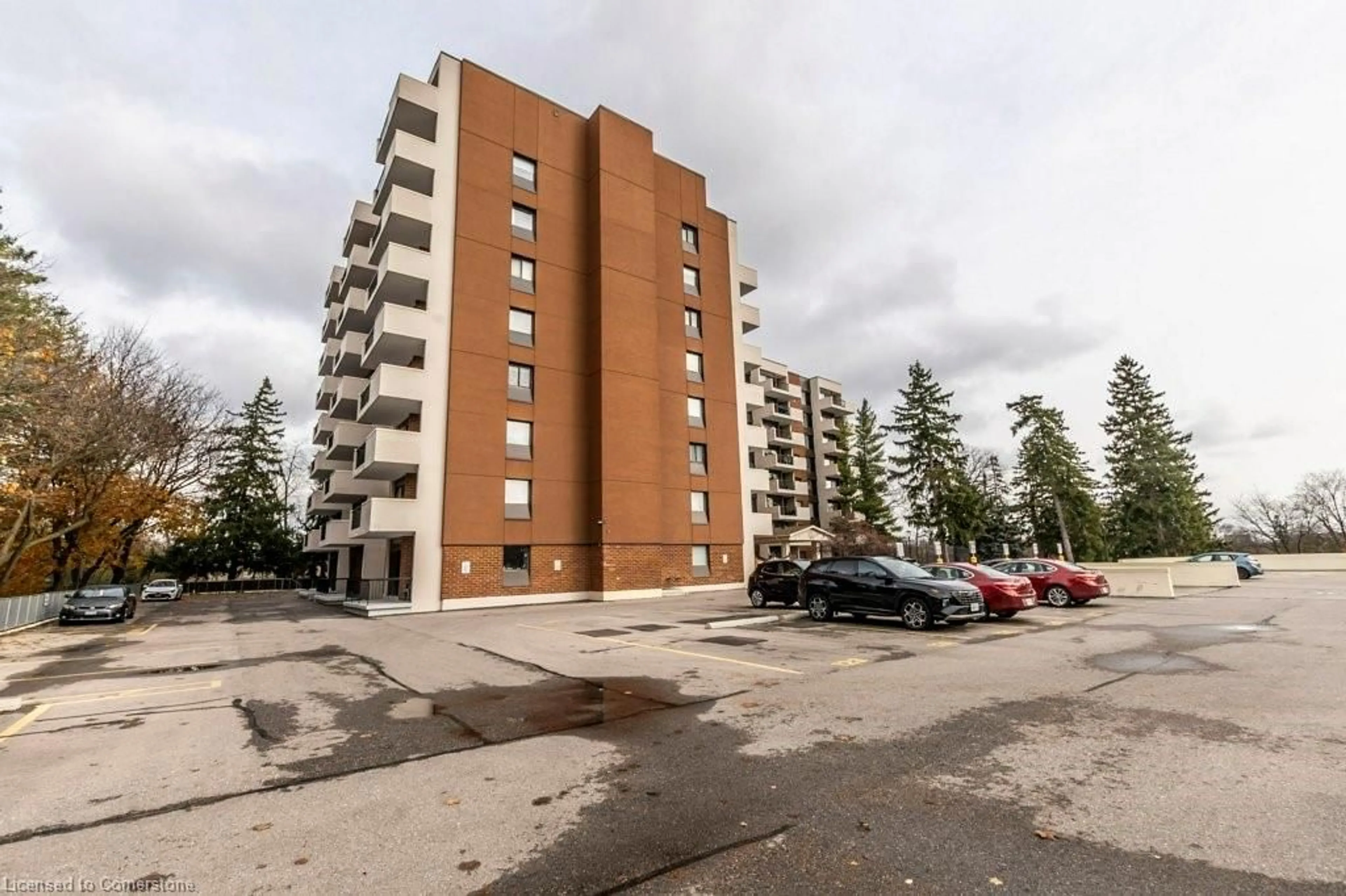 A pic from exterior of the house or condo, the front or back of building for 260 Sheldon Ave #608, Kitchener Ontario N2H 6P2