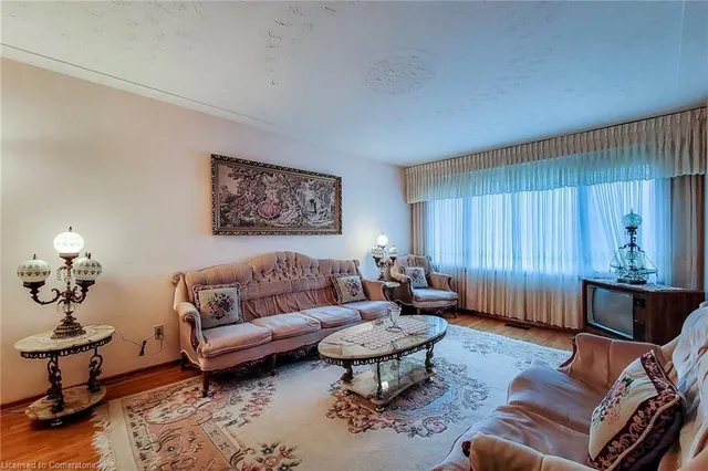 Additional property image - 923 Upper Ottawa St