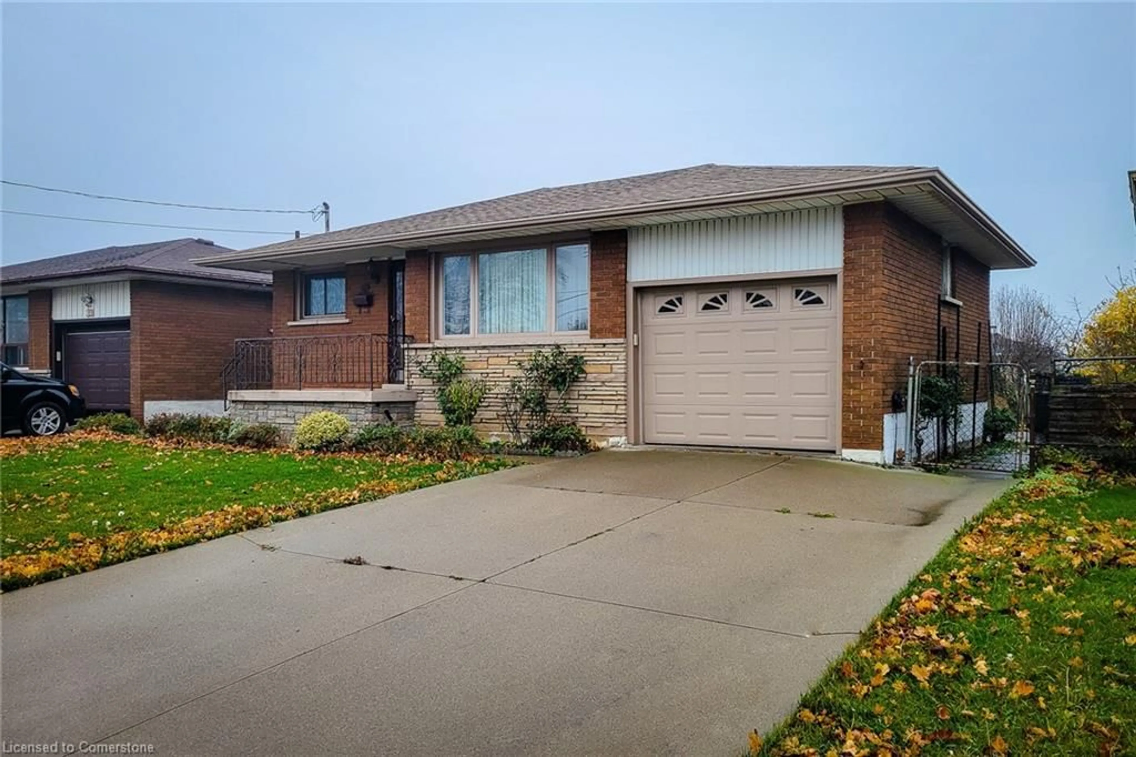 Frontside or backside of a home, the street view for 923 Upper Ottawa St, Hamilton Ontario L8T 3V6