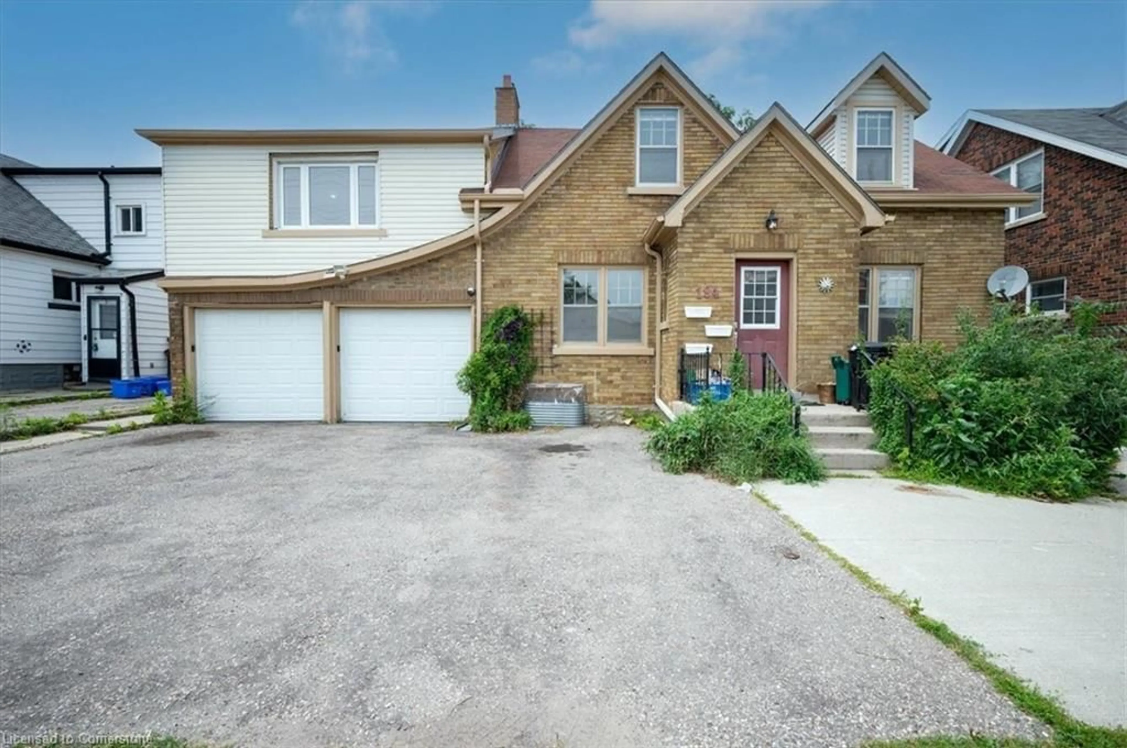 Frontside or backside of a home, cottage for 194 Borden Ave, Kitchener Ontario N2G 3R8