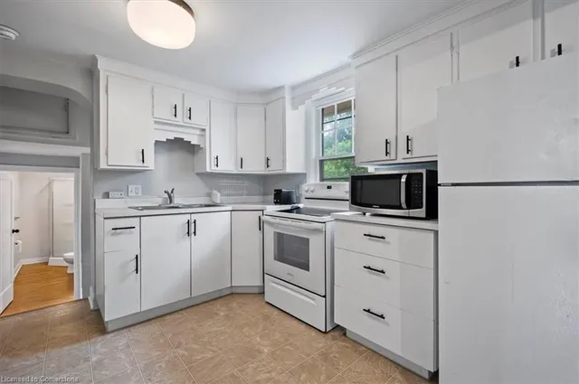 Additional property image - 194 Borden Ave