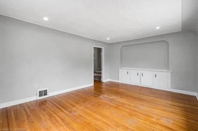 Additional property image - 194 Borden Ave