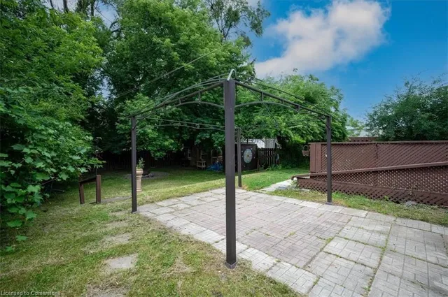 Additional property image - 194 Borden Ave