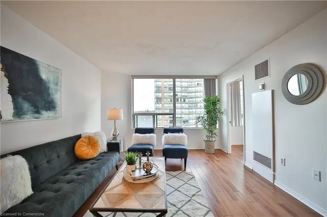 Additional property image - 1270 Maple Crossing Blvd Unit 705