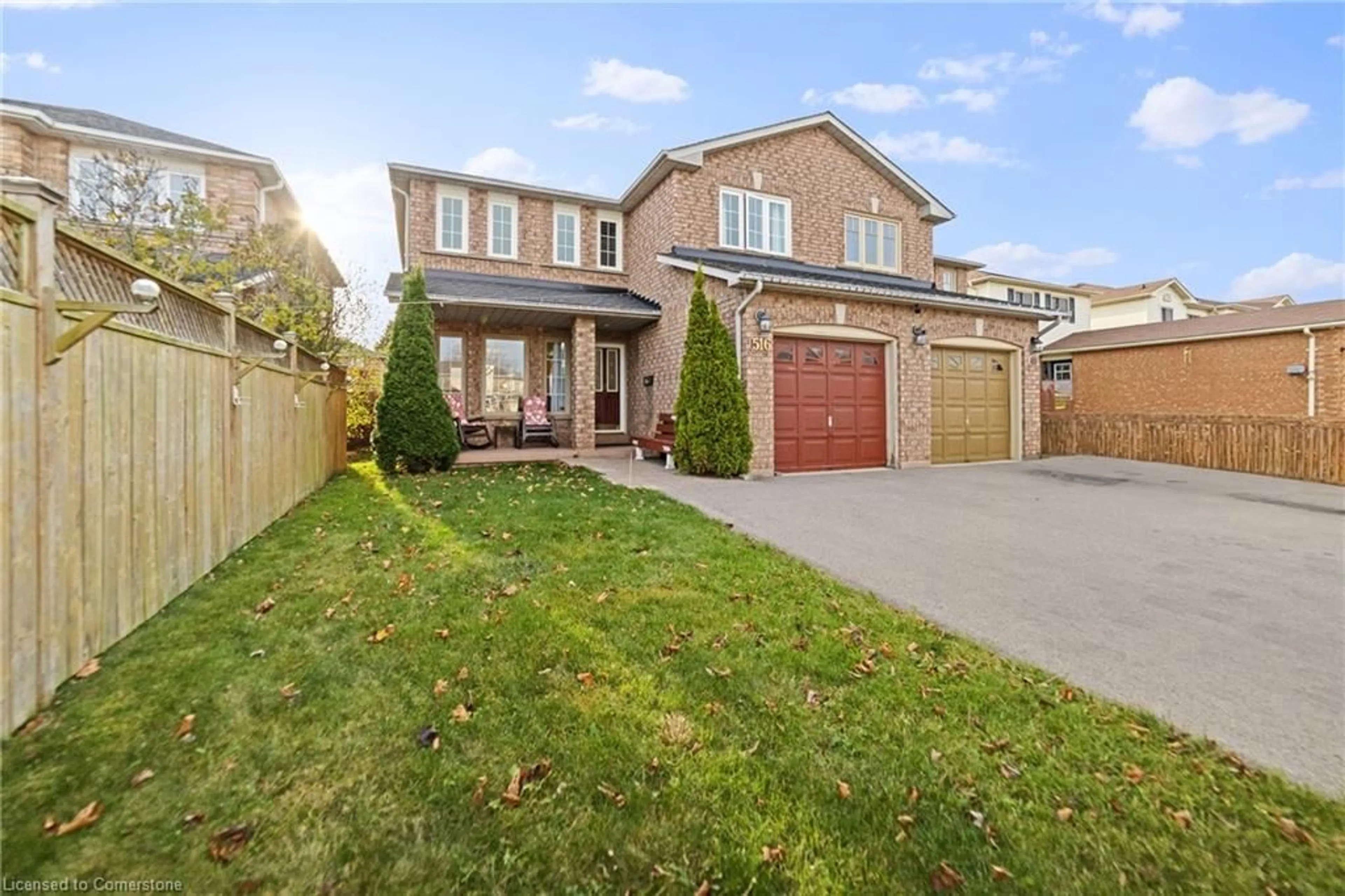 Frontside or backside of a home, the street view for 516 Eliza Cres, Burlington Ontario L7L 6C9