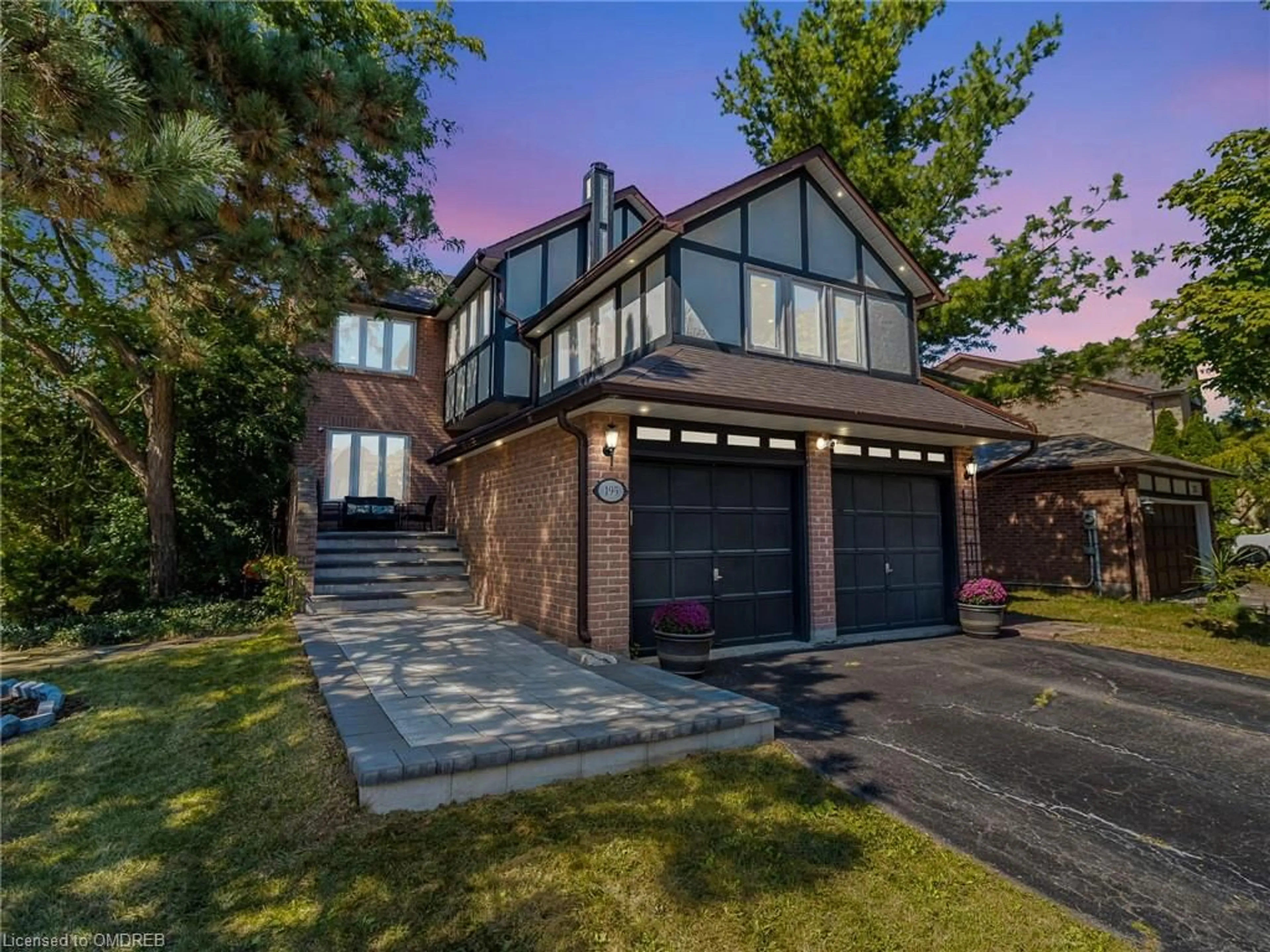 Home with brick exterior material for 195 Romain Cres, Oakville Ontario L6H 5A5