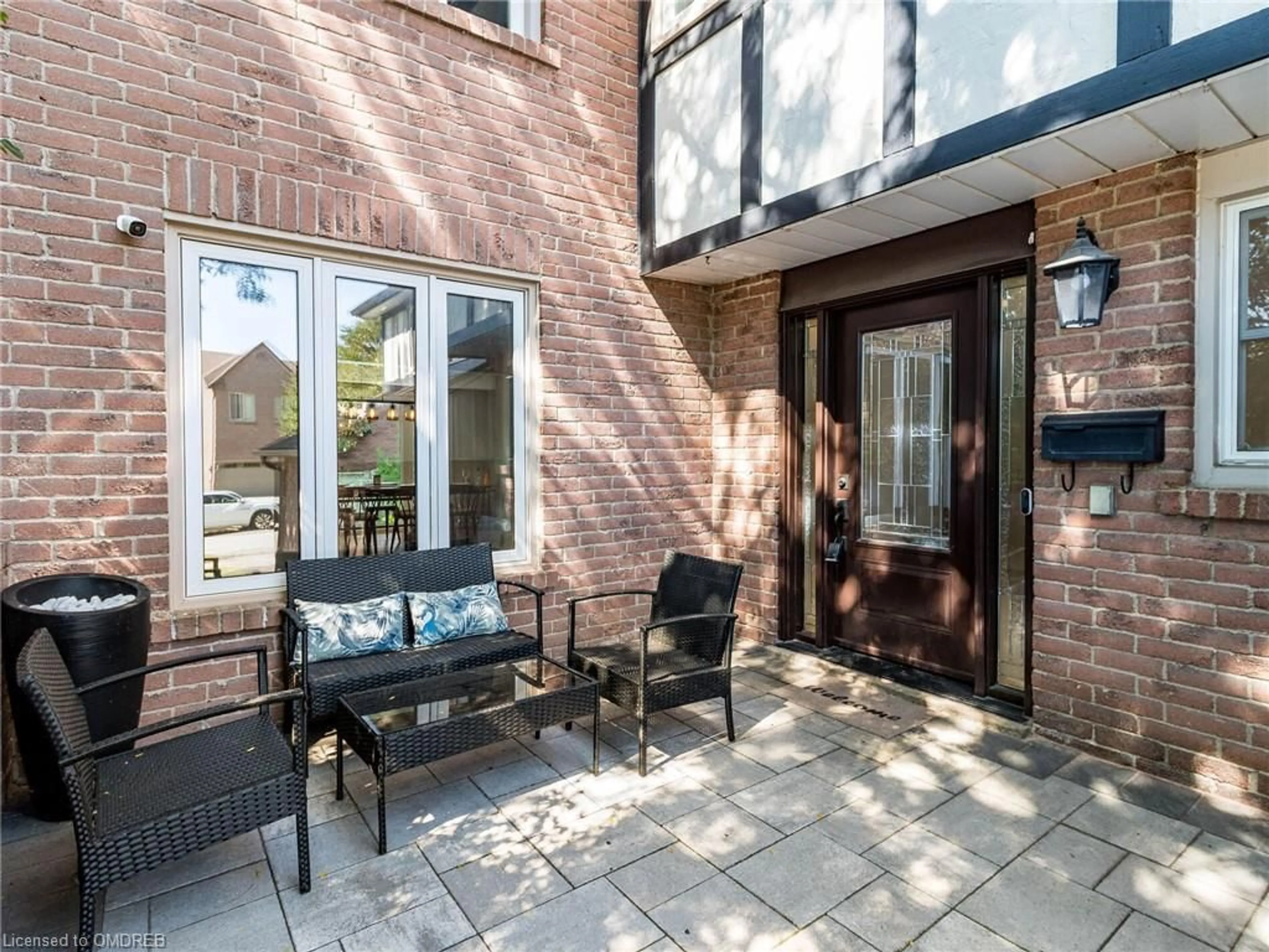 Home with brick exterior material for 195 Romain Cres, Oakville Ontario L6H 5A5