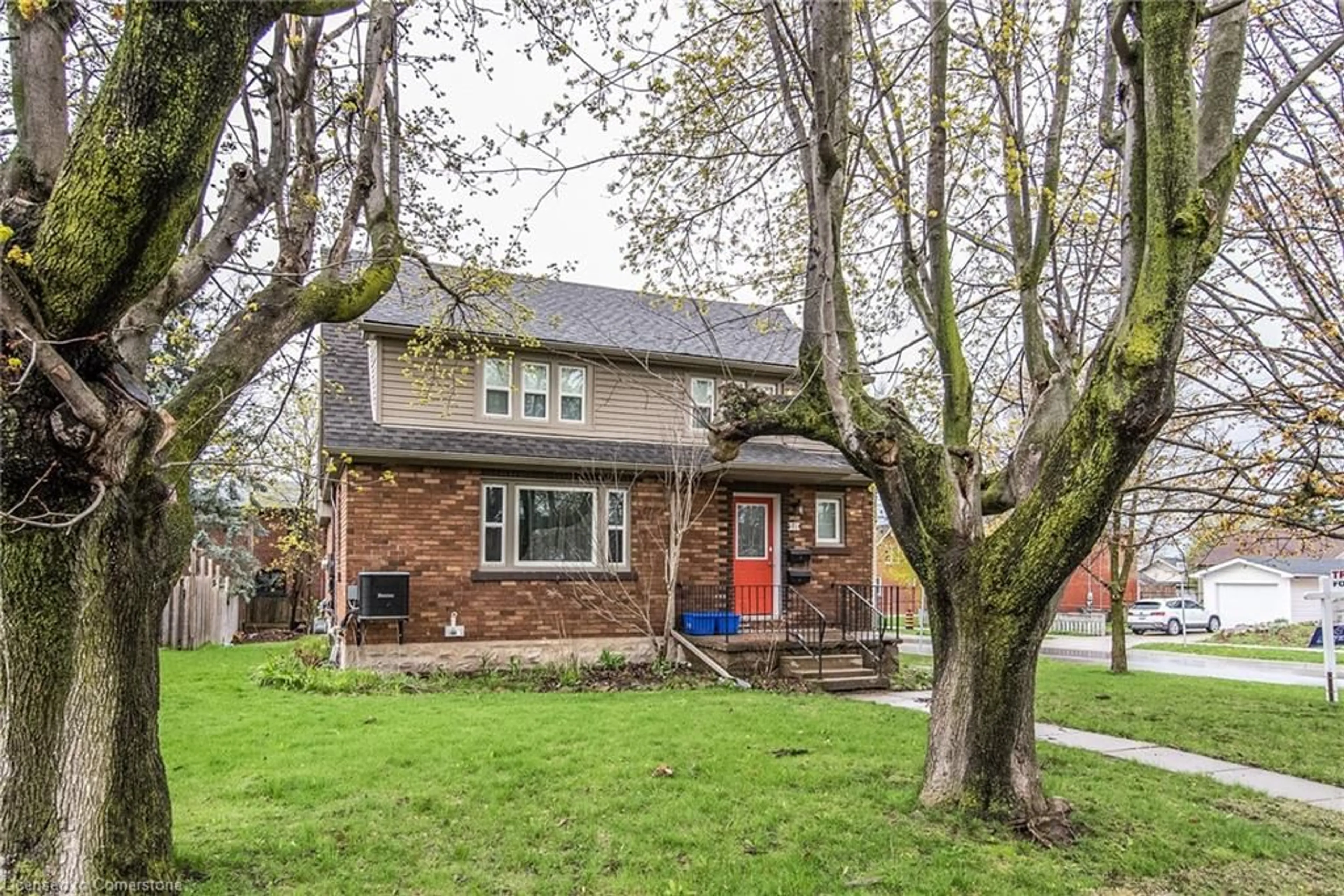 Frontside or backside of a home, cottage for 71 Ethel St, Kitchener Ontario N2B 1Z8