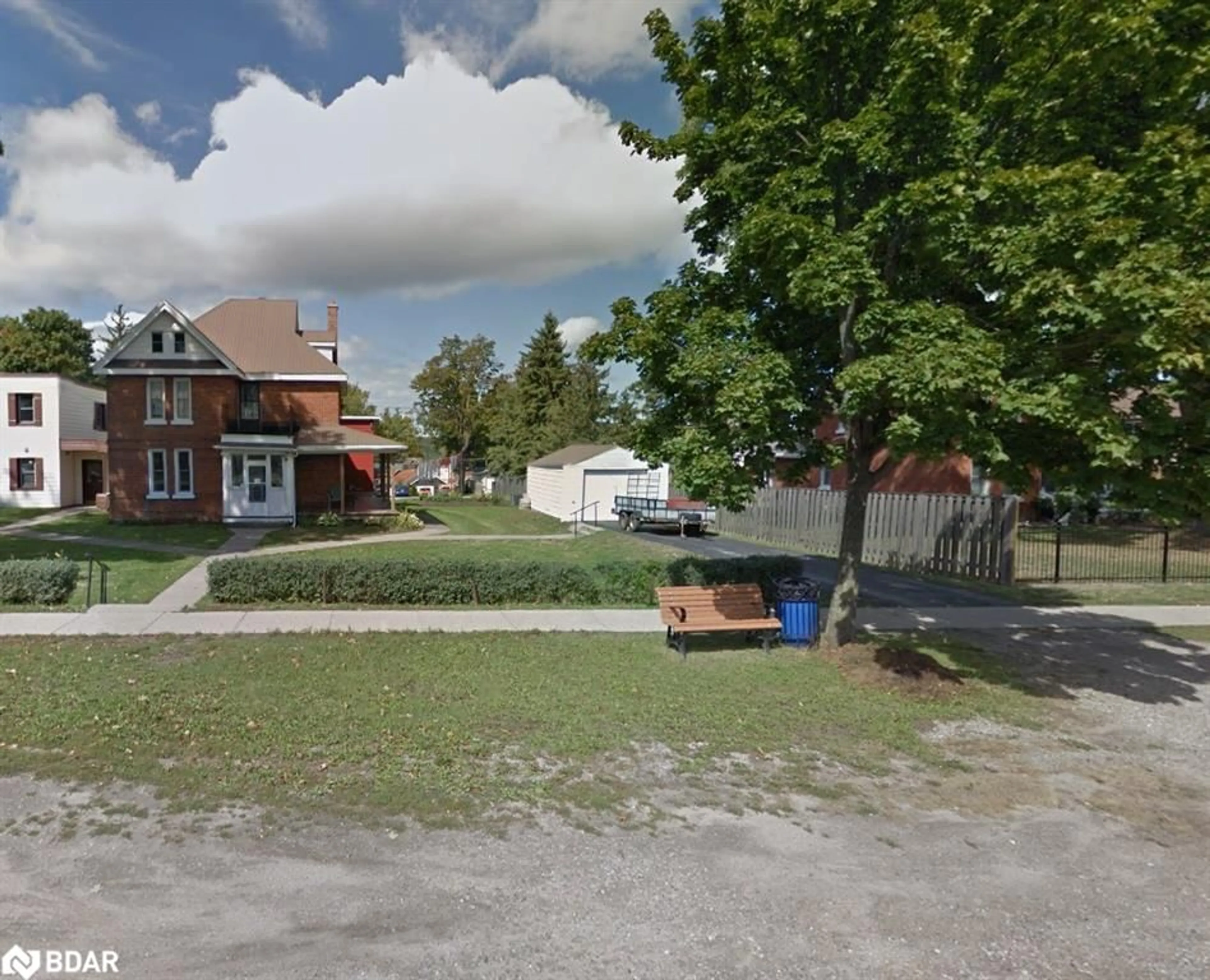 Frontside or backside of a home, the street view for 39A Poyntz St, Penetanguishene Ontario L9M 1N5