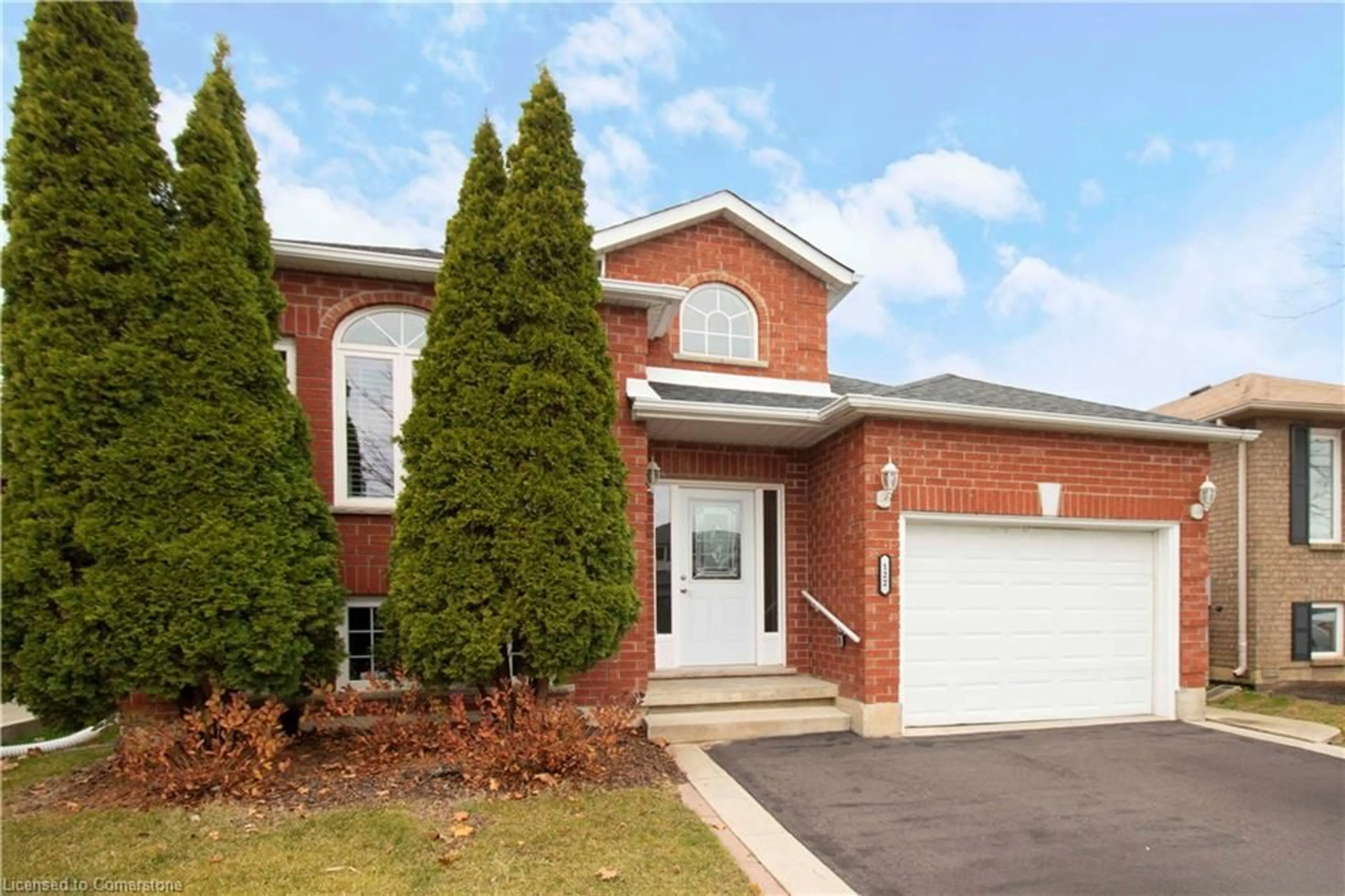 Home with brick exterior material for 122 Braemar Ave, Caledonia Ontario N3W 2L8