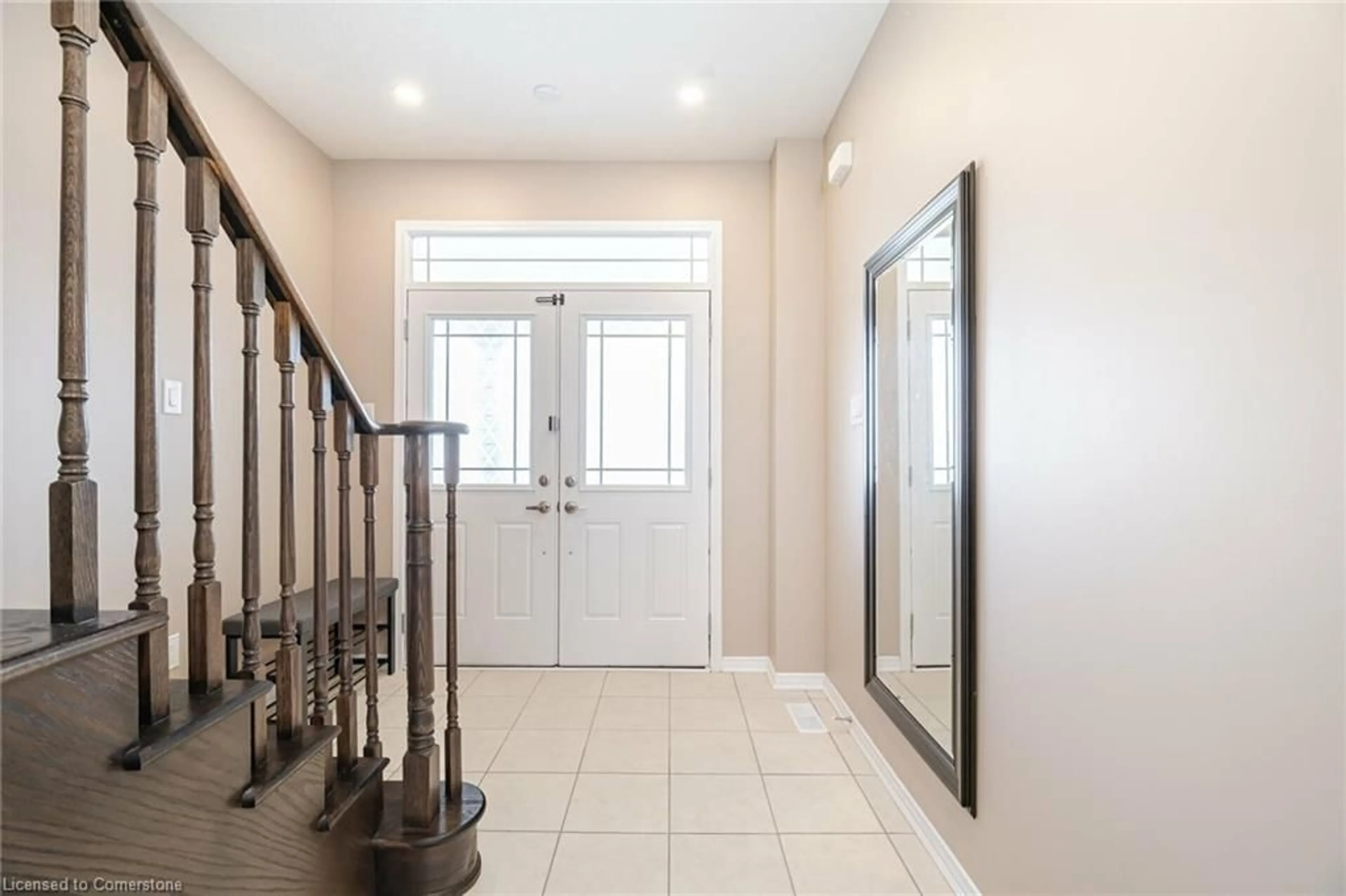 Indoor entryway, wood floors for 59 Stamford St, Breslau Ontario N0B 1M0