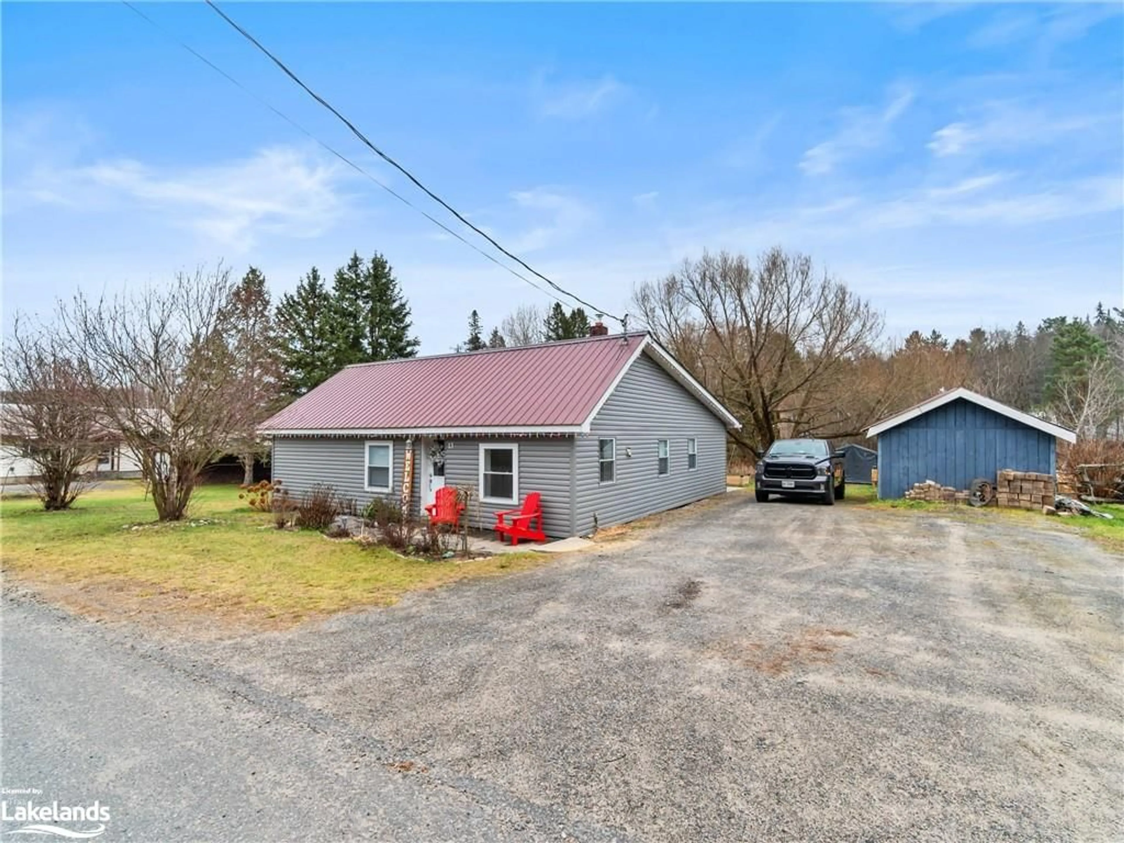 Frontside or backside of a home, cottage for 13 Ellen St, Emsdale Ontario P0A 1J0