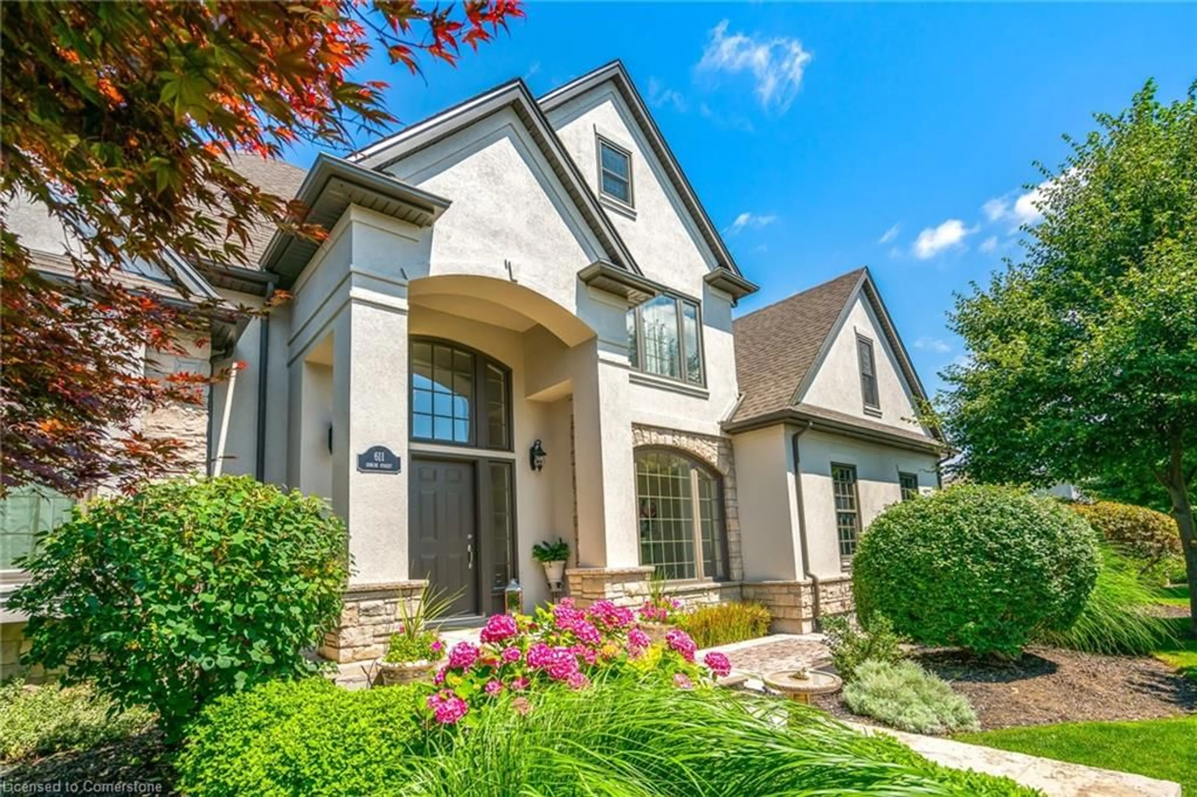 Home with brick exterior material for 611 Simcoe St, Niagara-on-the-Lake Ontario L0S 1J0