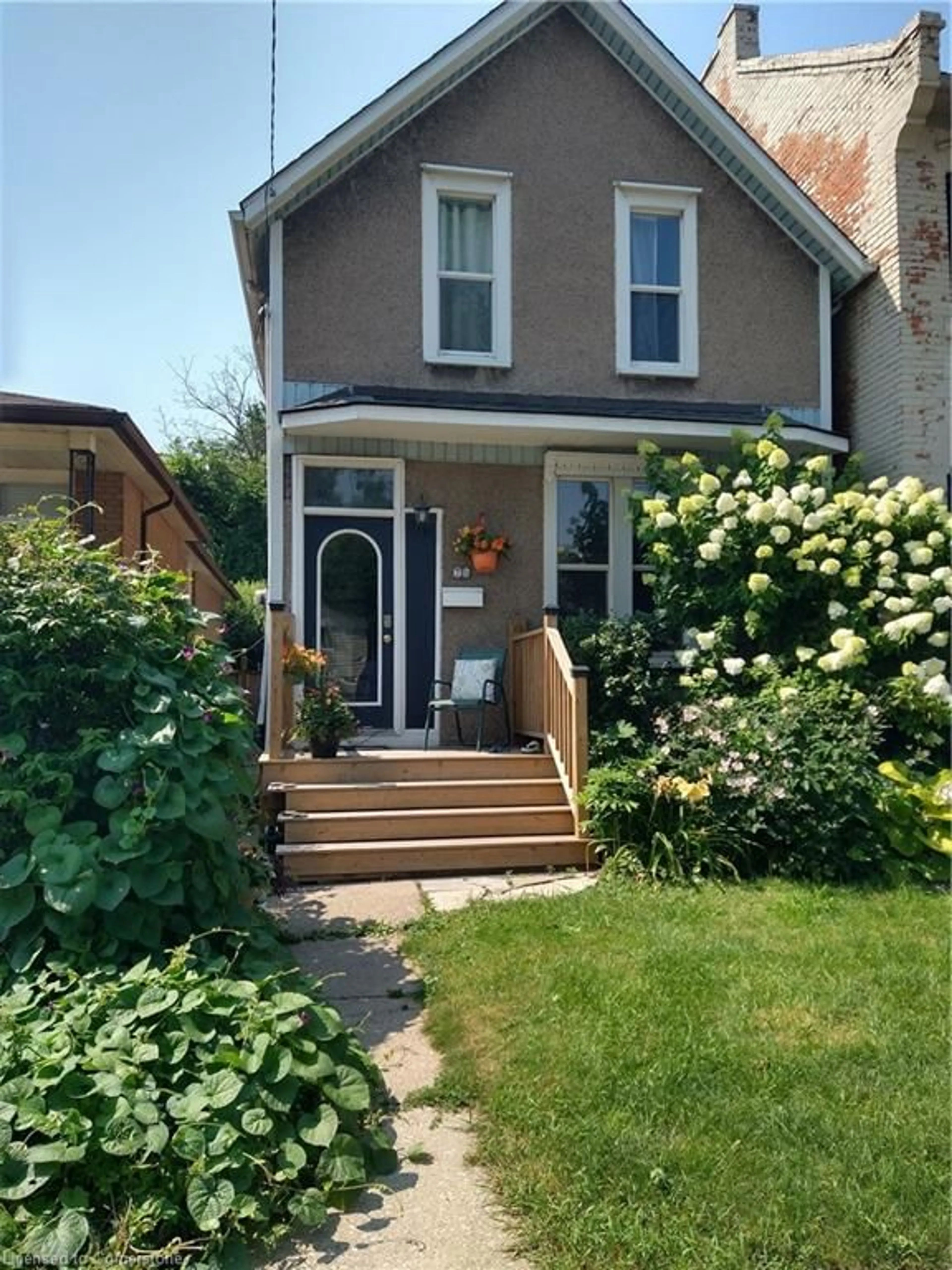 Frontside or backside of a home, cottage for 25 Chatham St, Hamilton Ontario L8P 2B3