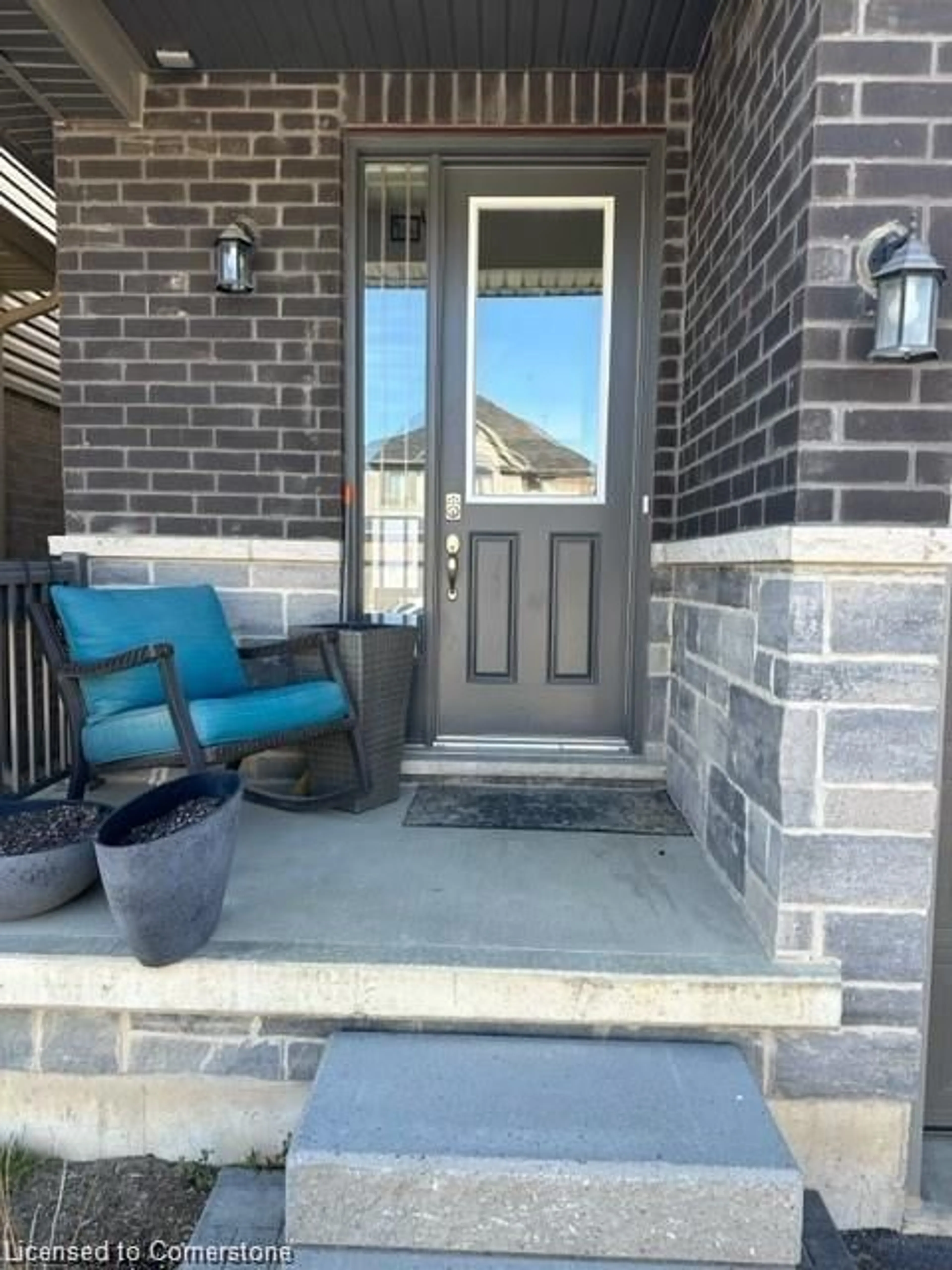 Indoor entryway, cement floor for 31 Ladd Avenue Ave, Brantford Ontario N3T 0T4