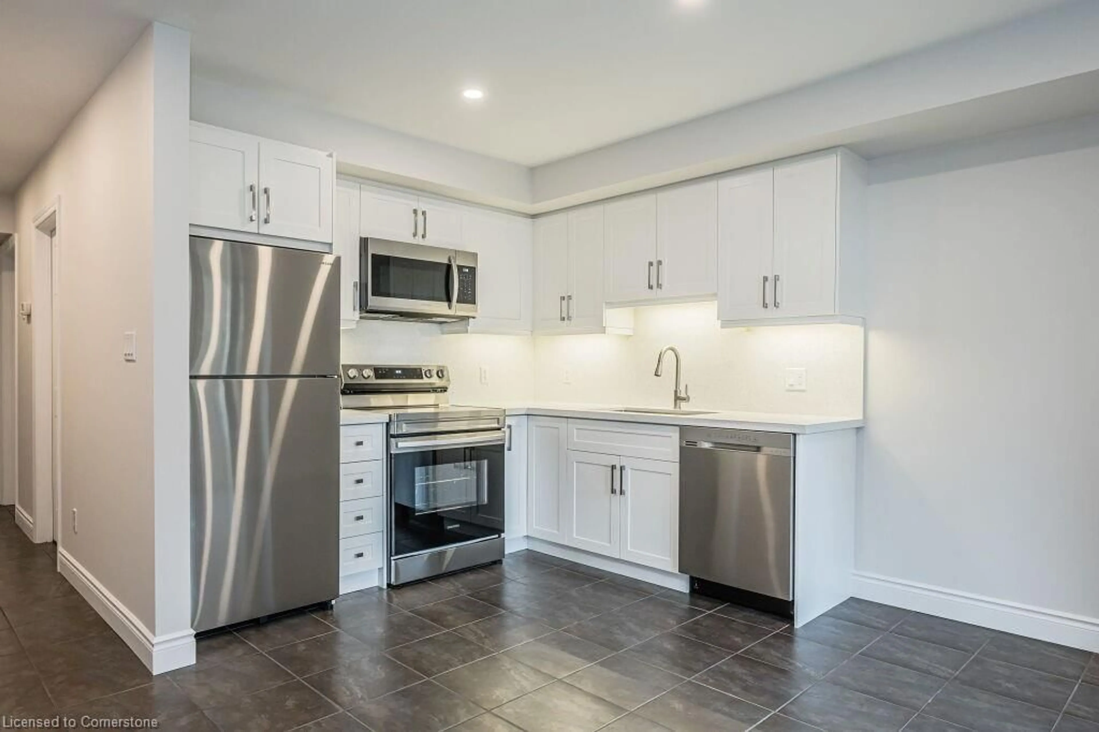 Standard kitchen for 38 Howe Dr #2B, Kitchener Ontario N2E 0E3