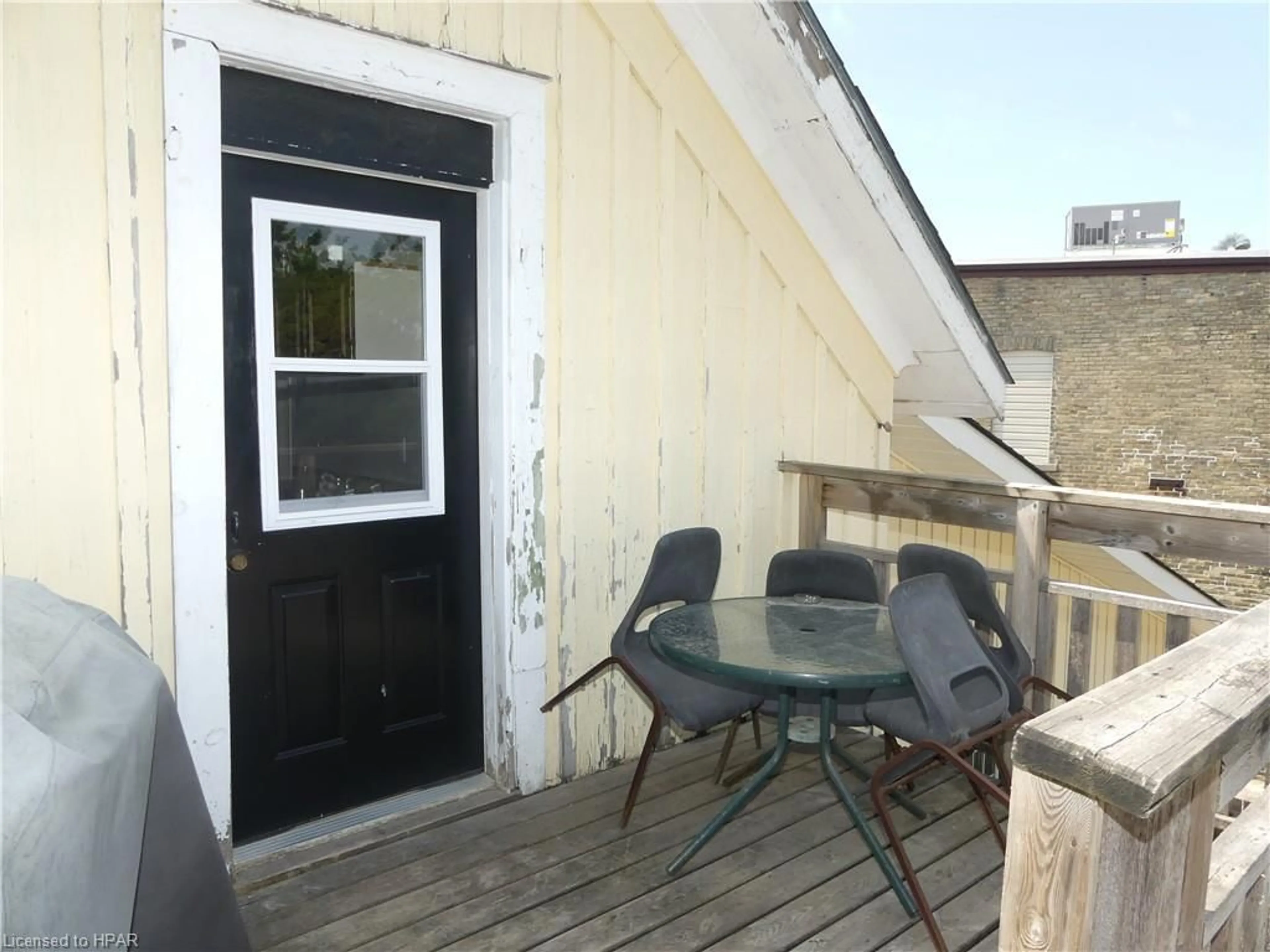 Patio, cottage for 9 Rattenbury St, Clinton Ontario N0M 1L0