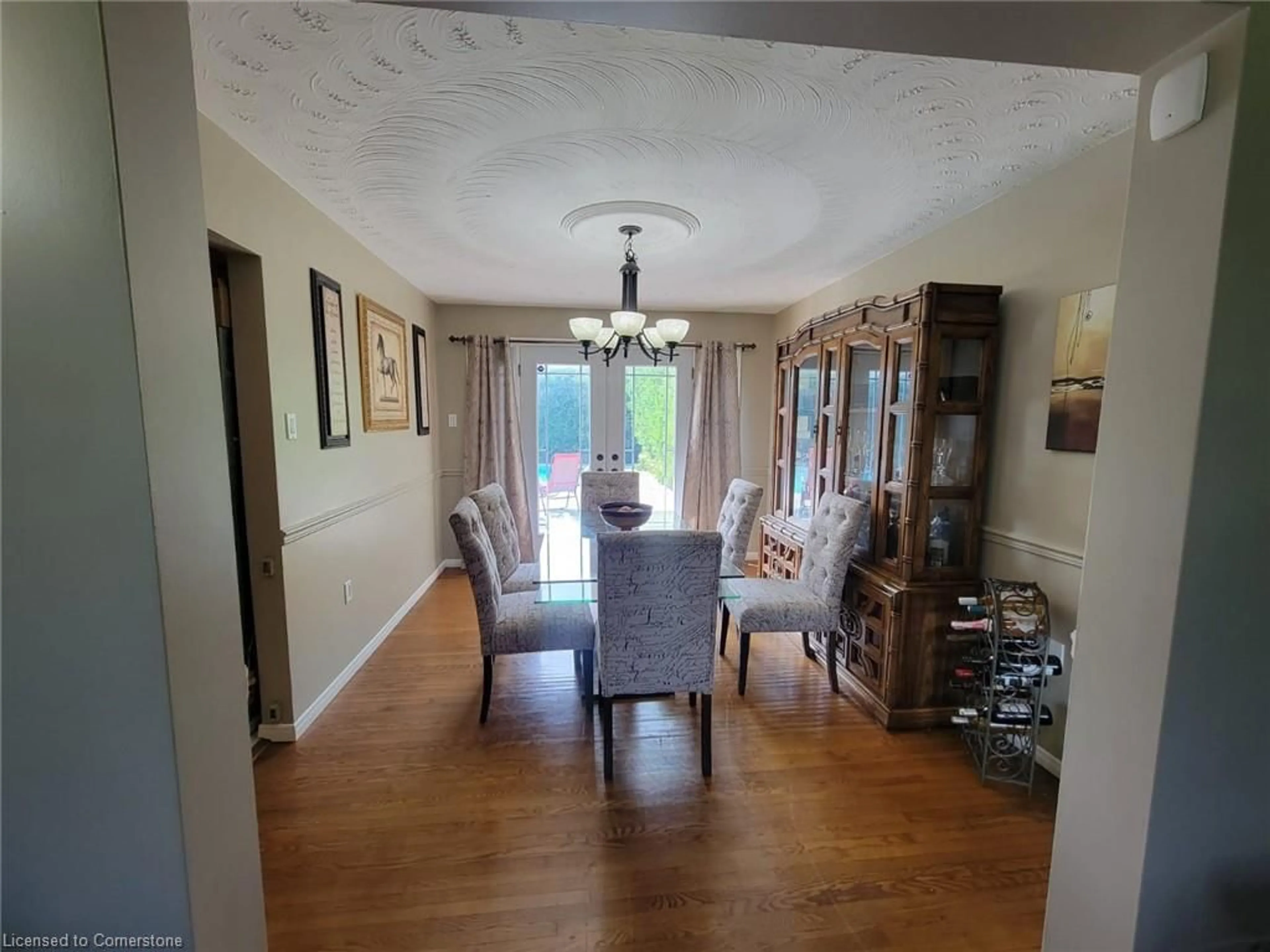 Dining room, wood floors, cottage for 1413 Stoney Creek Rd, Caledonia Ontario N3W 1R1