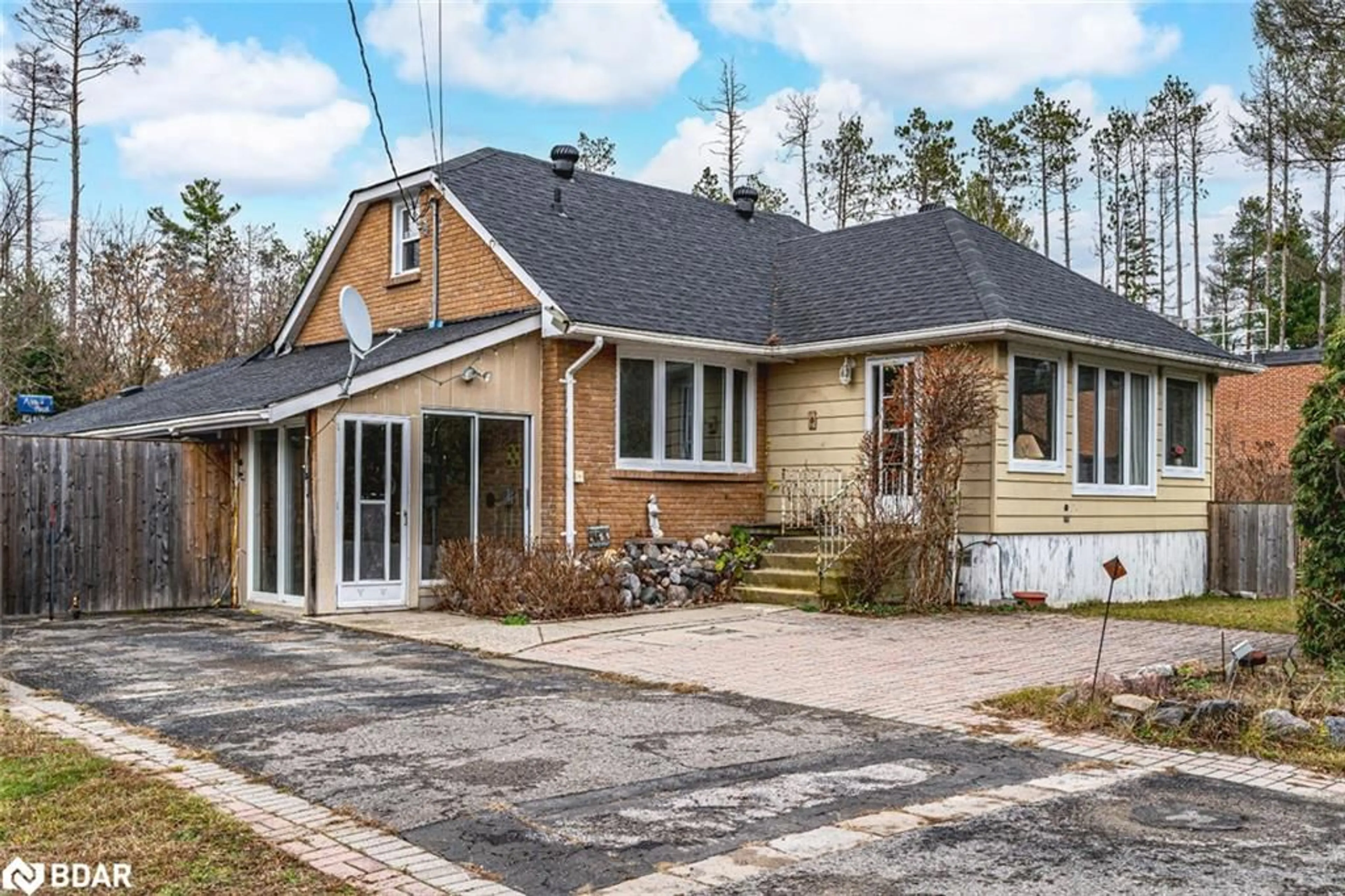 Unknown for 42 Mill St, Angus Ontario L3W 0V7