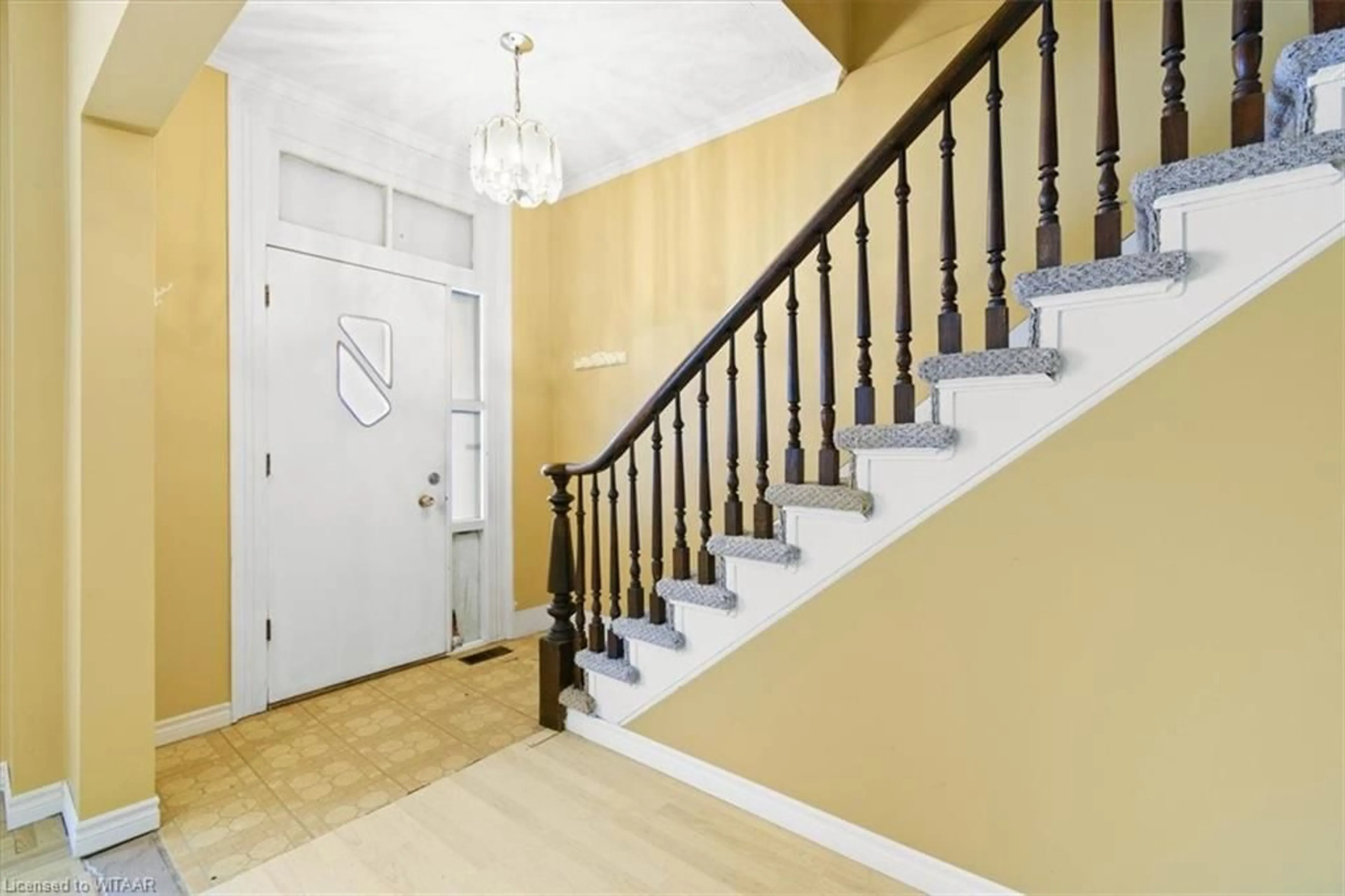 Indoor foyer, wood floors for 22 Main St, Norwich Ontario N0J 1P0