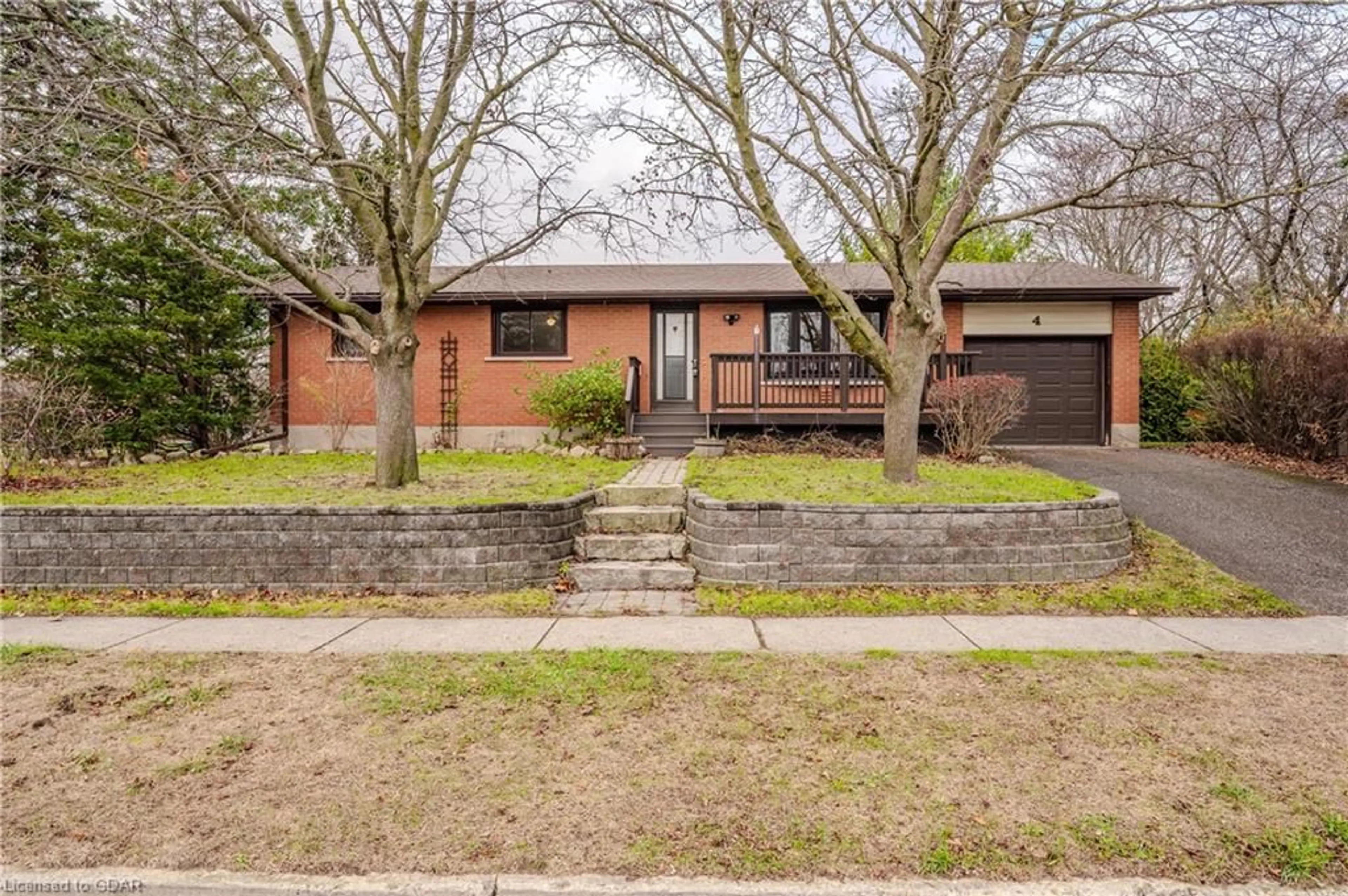 Frontside or backside of a home, the street view for 4 Lambert Cres, Guelph Ontario N1G 2R5