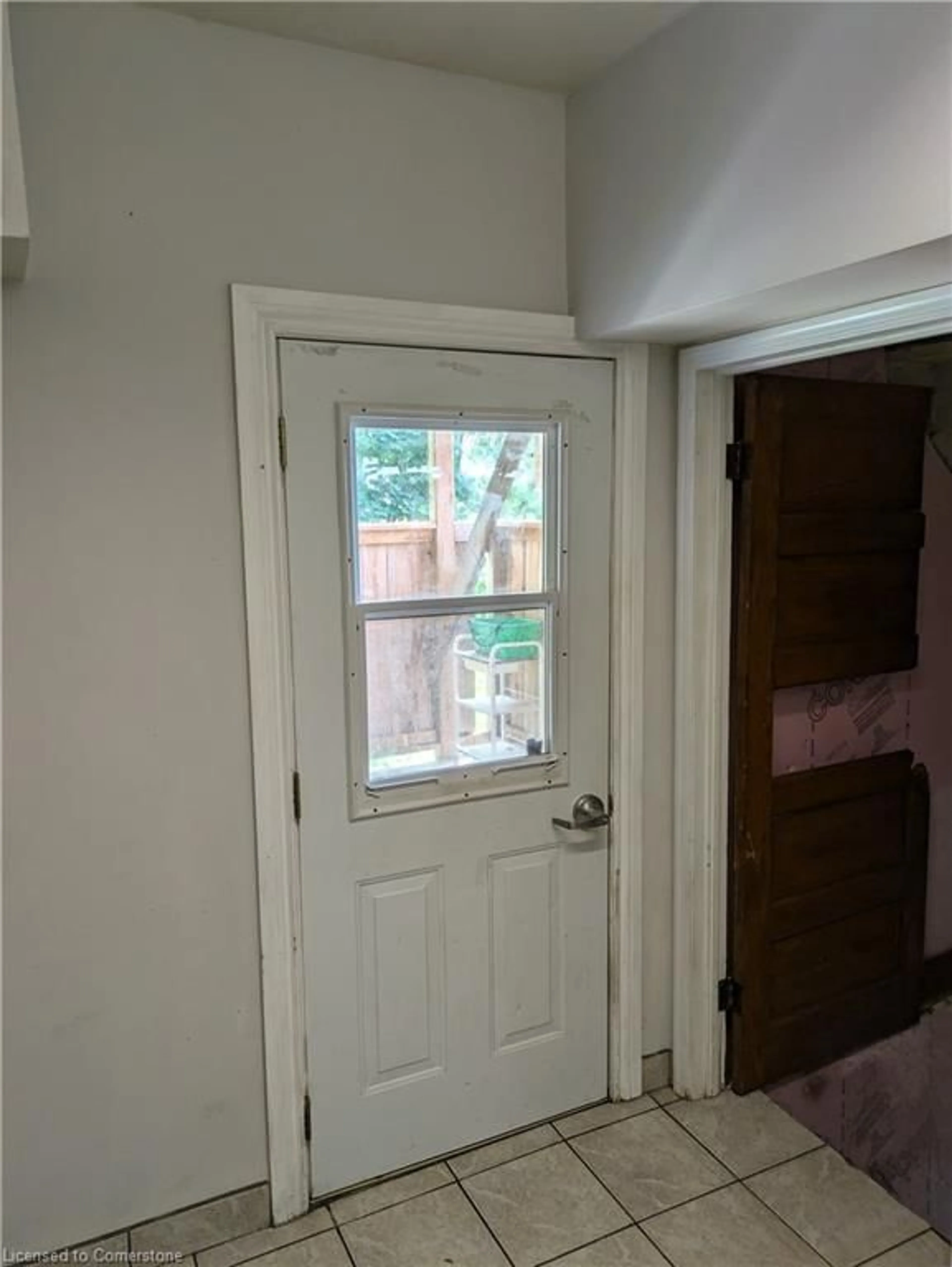 Indoor entryway, not visible floor for 15 Shade St, Cambridge Ontario N1R 4J6