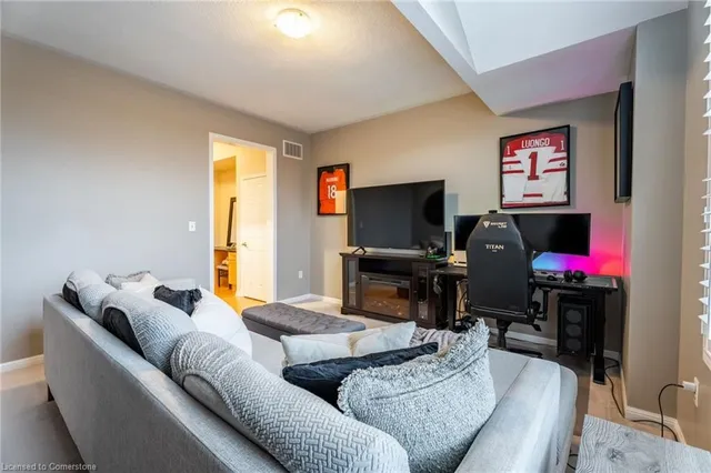 Additional property image - 6 Emick Dr
