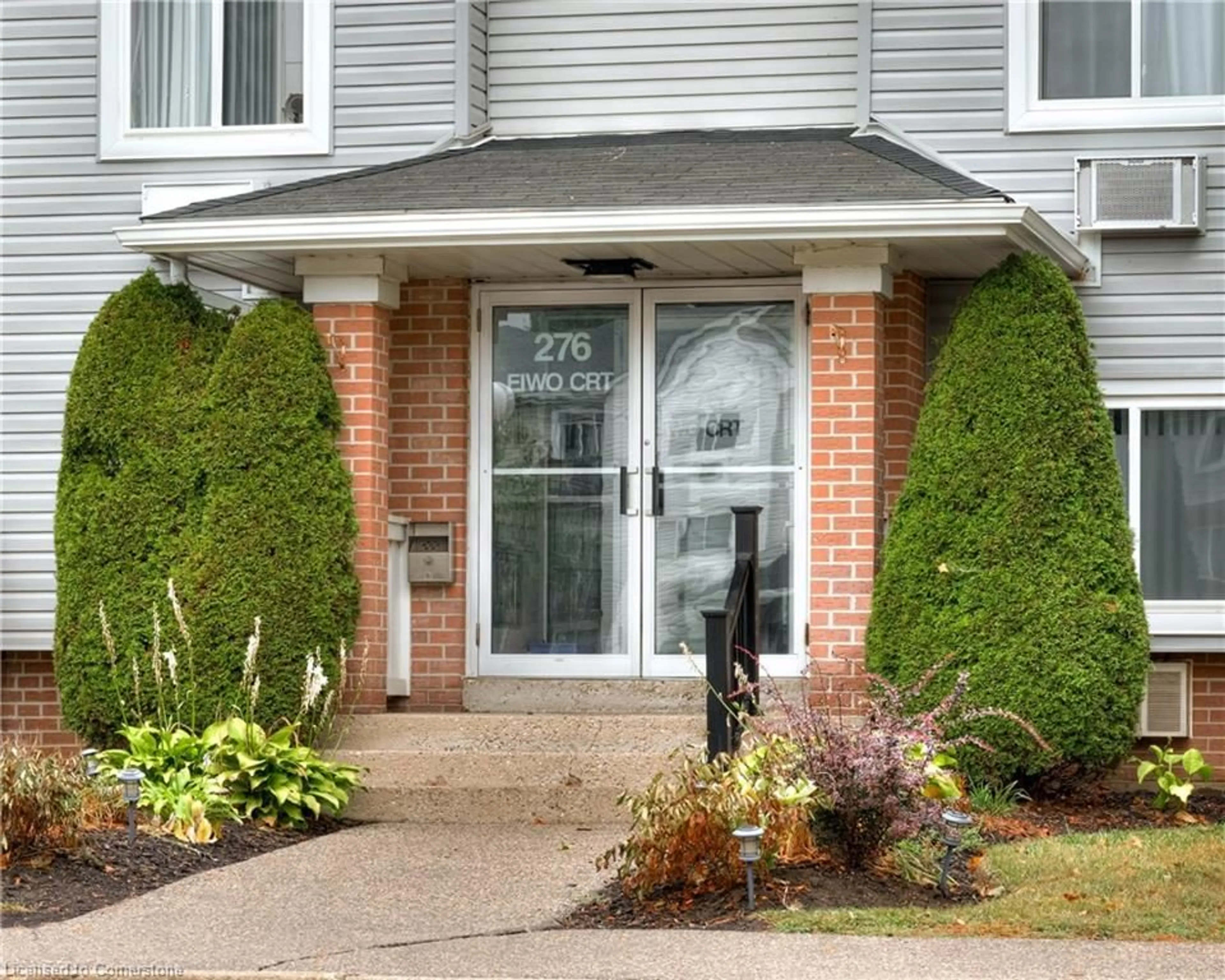 Indoor entryway for 276 Eiwo Crt #105, Waterloo Ontario N2K 3M6